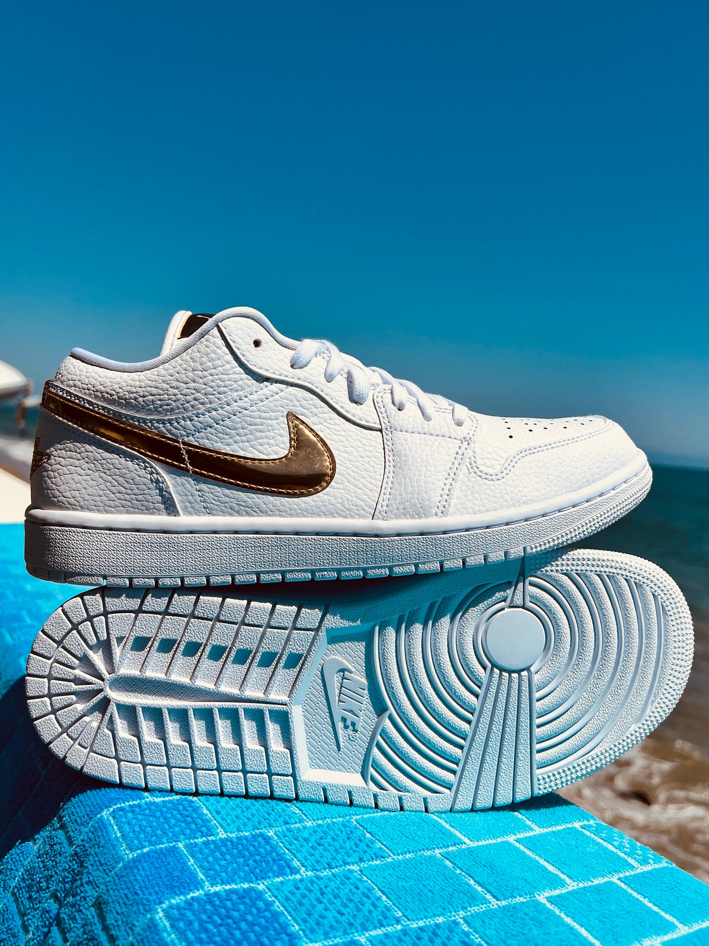 2020 Jordan 1 Low White Metallic Gold (CZ4776-100)
