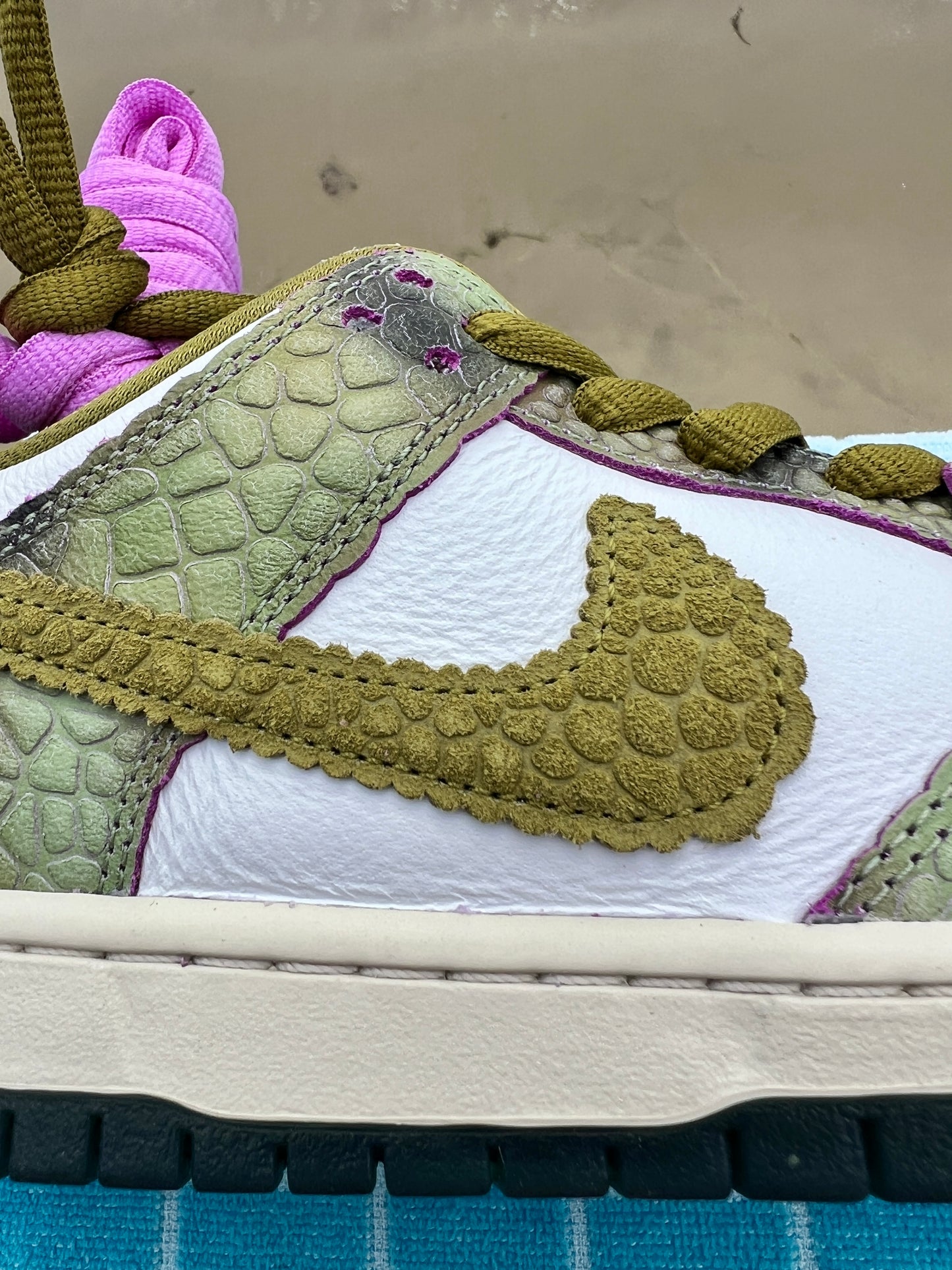 SB Dunk Low Pro QS Chameleon (HF0391-001)