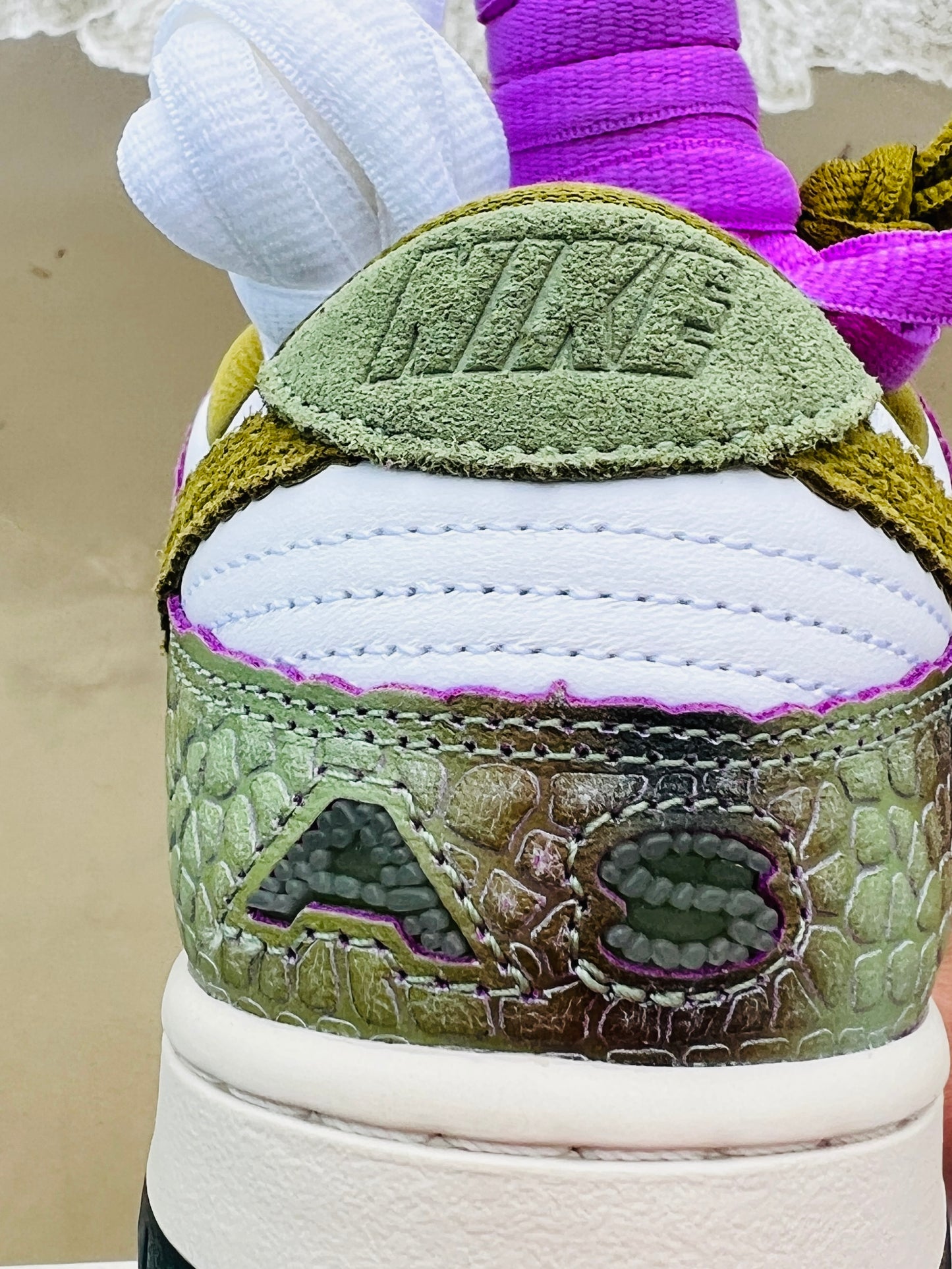 SB Dunk Low Pro QS Chameleon (HF0391-001)