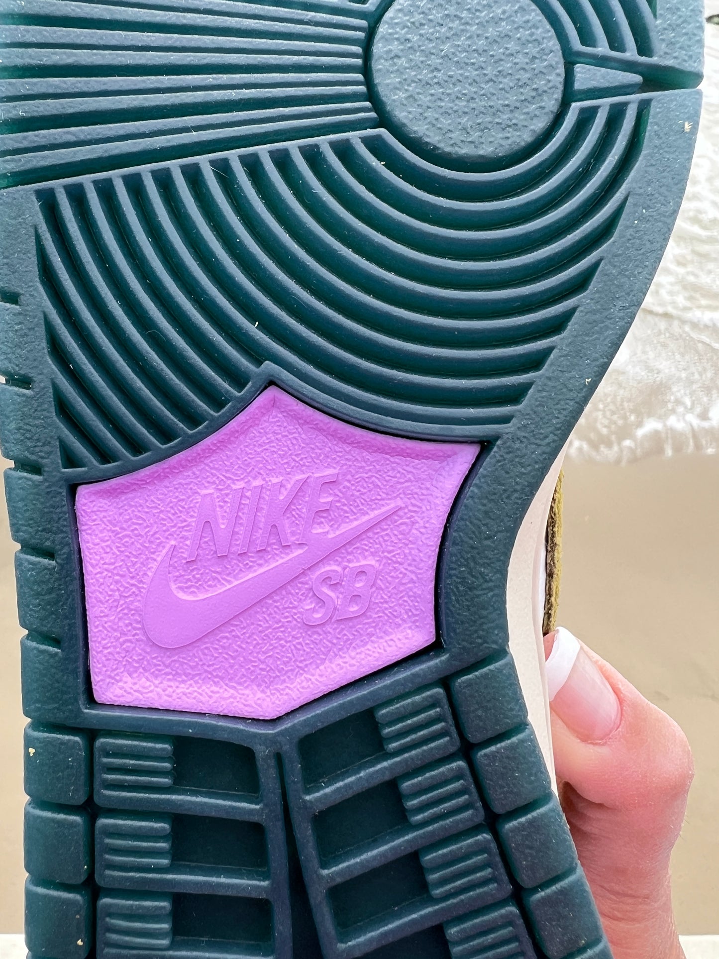 SB Dunk Low Pro QS Chameleon (HF0391-001)