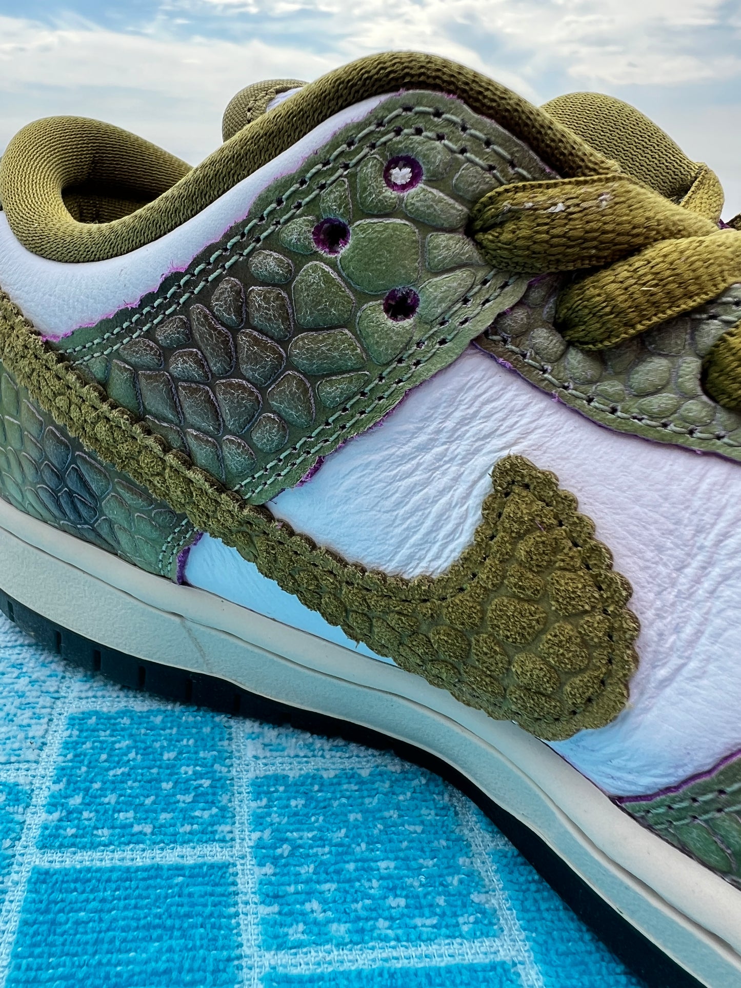 SB Dunk Low Pro QS Chameleon (HF0391-001)