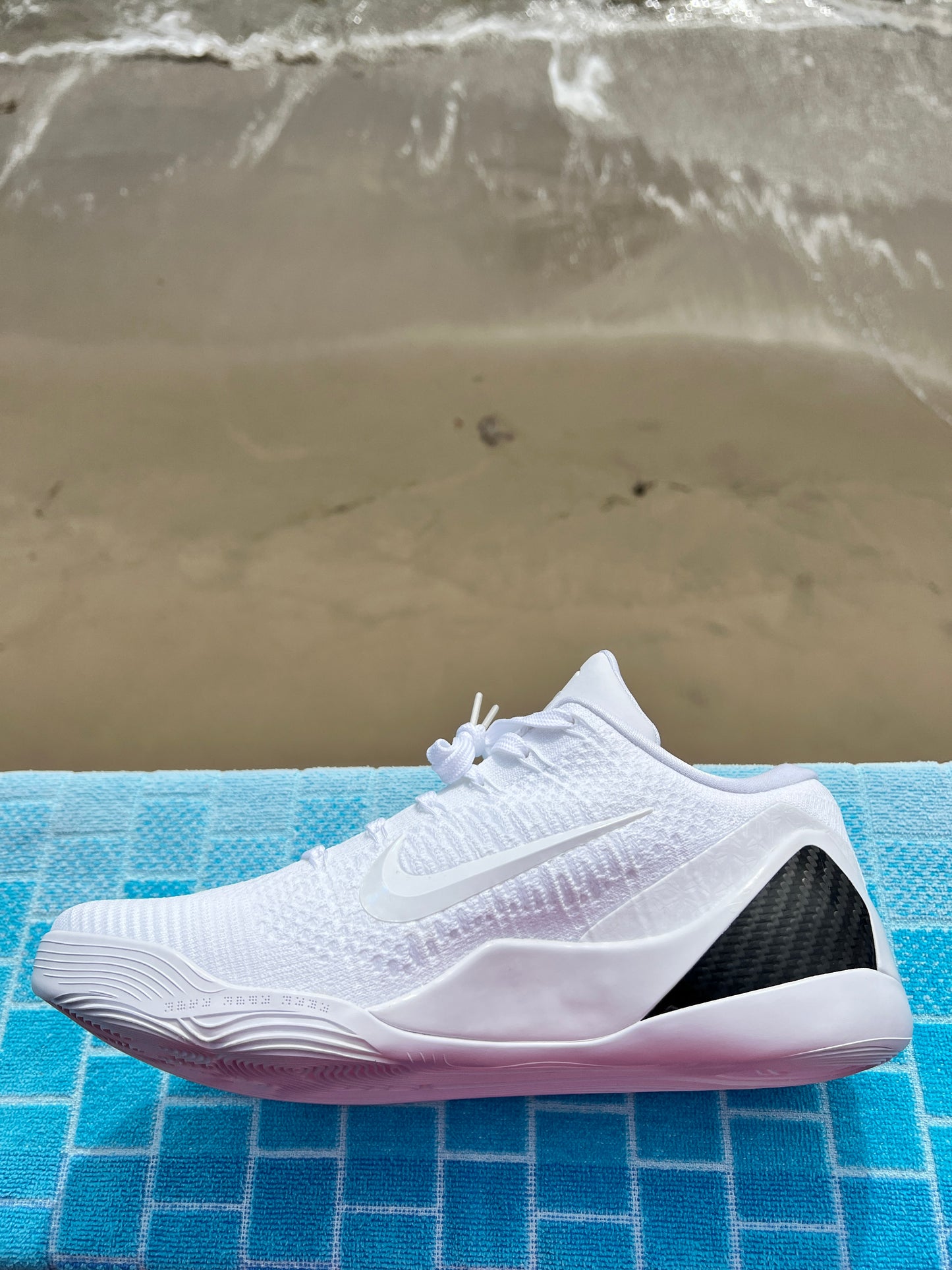 Kobe 9 Elite Low Protro Halo - 9M/10.5W (FZ7334-100)