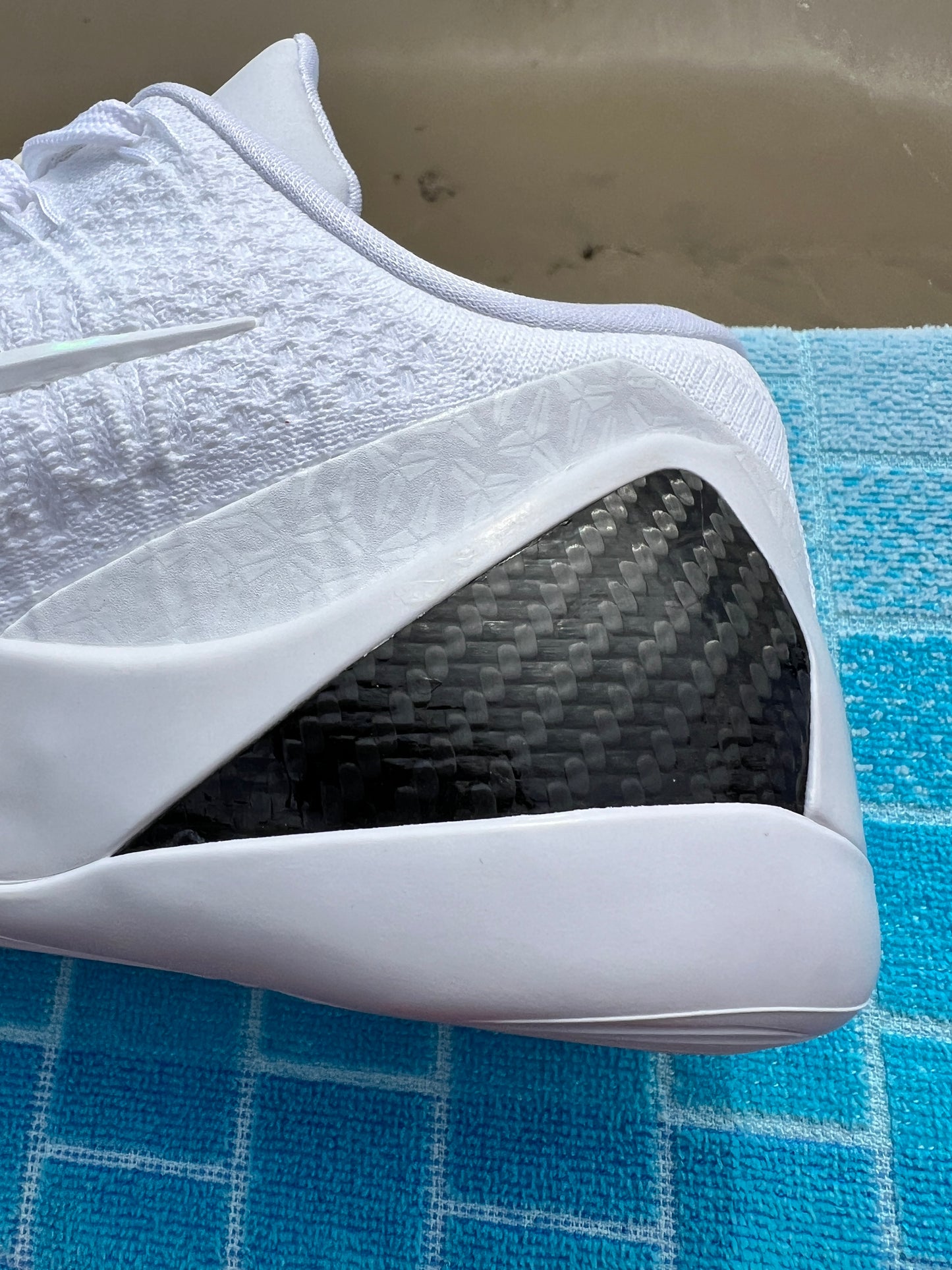 Kobe 9 Elite Low Protro Halo - 9M/10.5W (FZ7334-100)