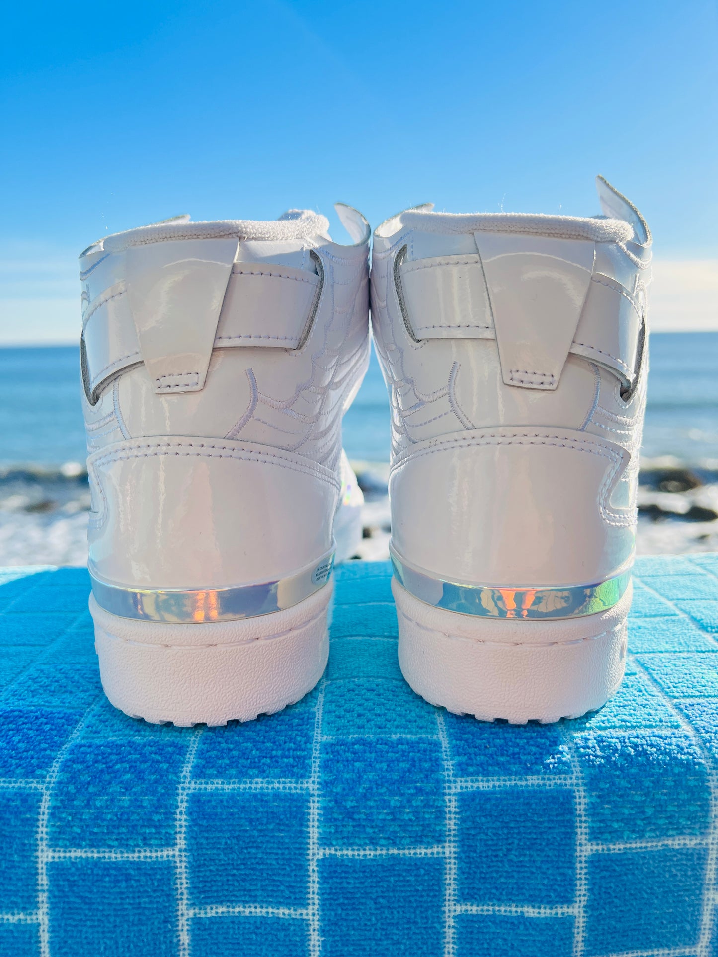 2023 Adidas Forum Hi Wings 4.0 x Jeremy Scott - 6M/7.5W (IE6861)