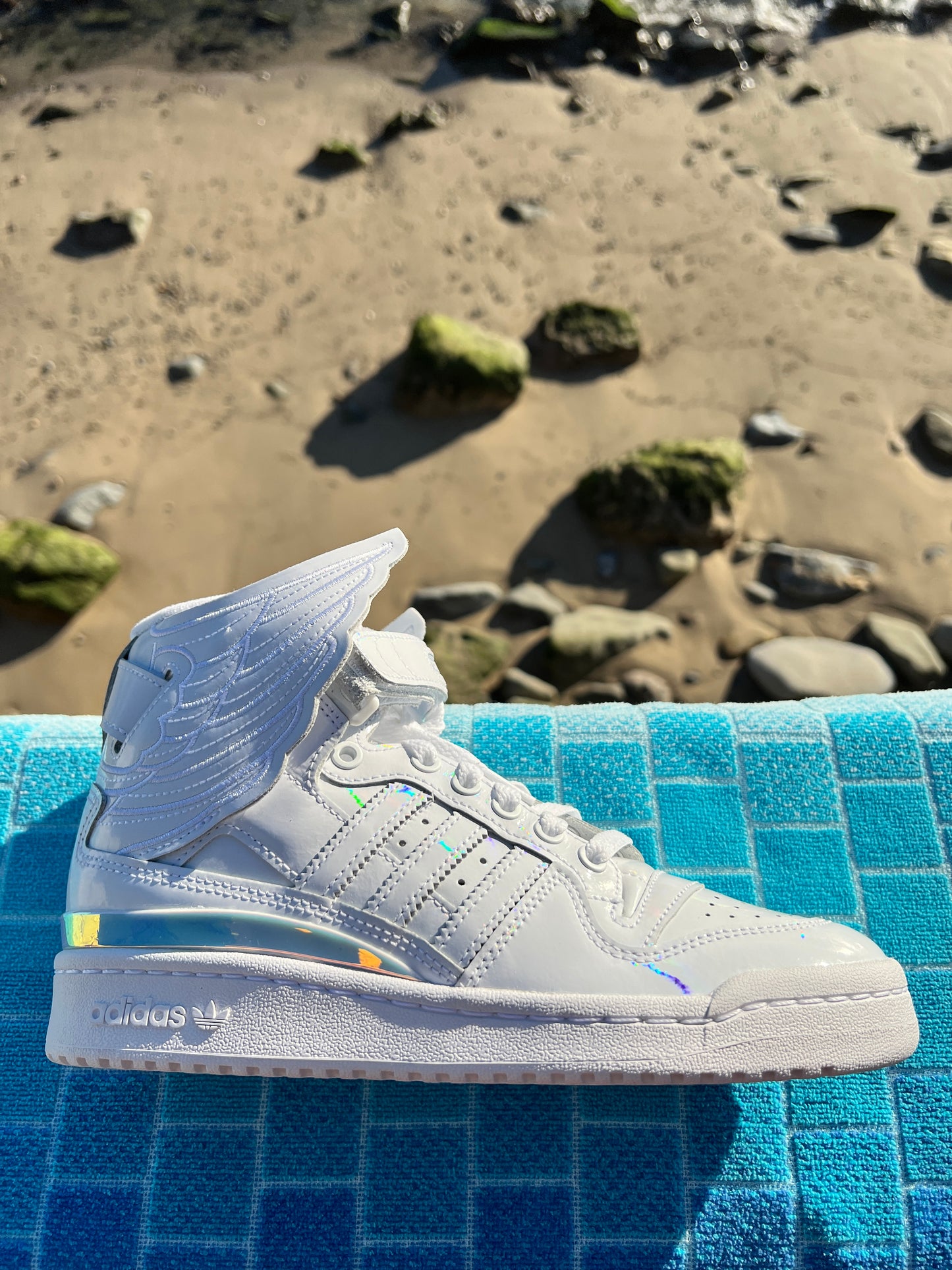 2023 Adidas Forum Hi Wings 4.0 x Jeremy Scott - 6M/7.5W (IE6861)