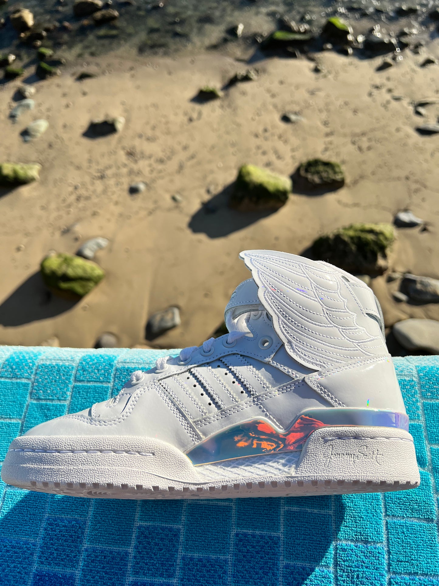 2023 Adidas Forum Hi Wings 4.0 x Jeremy Scott - 6M/7.5W (IE6861)