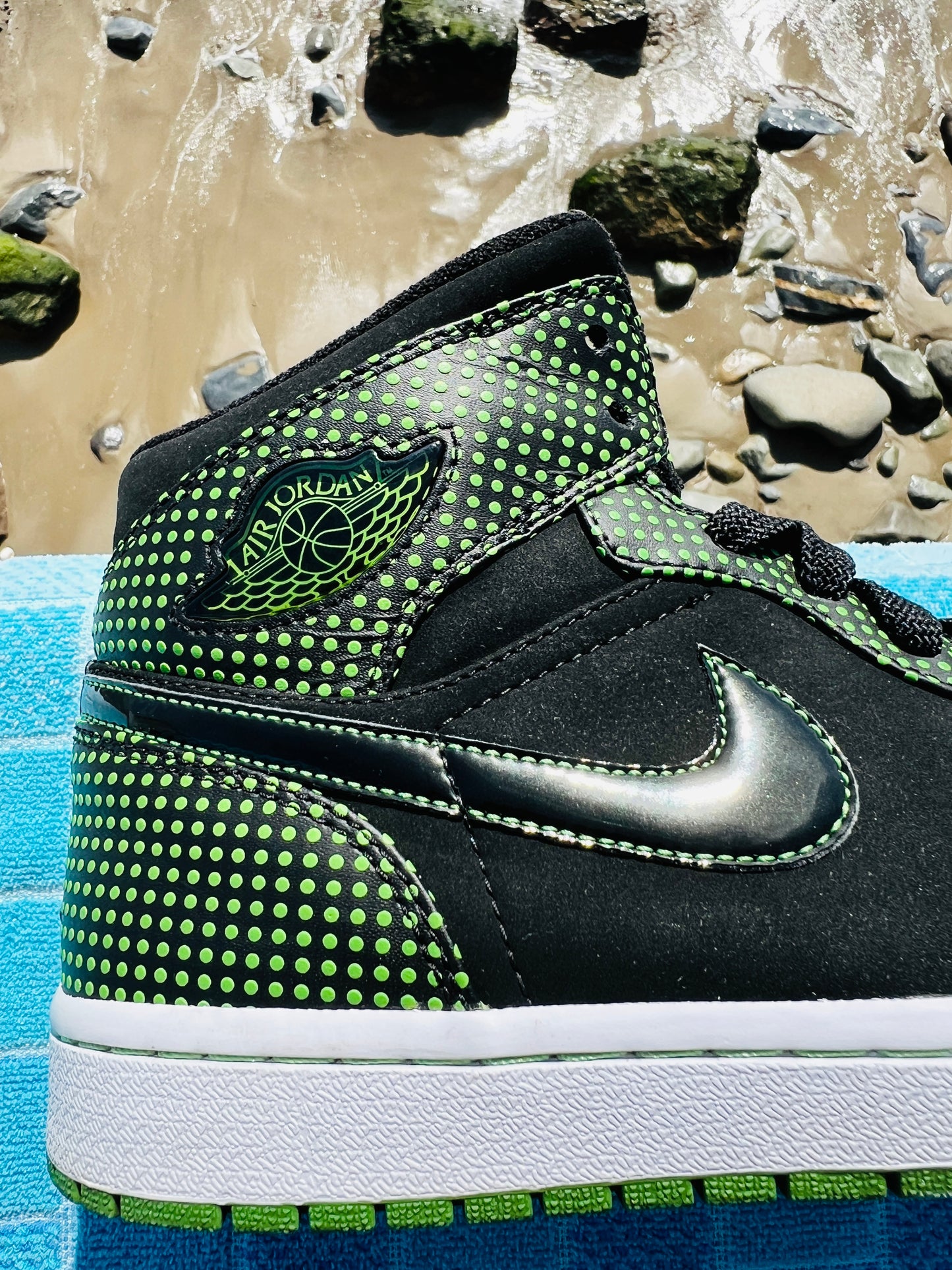 2009 Jordan 1 Retro Polka Dot Chlorophyll - 10.5M/12W (136065-031)