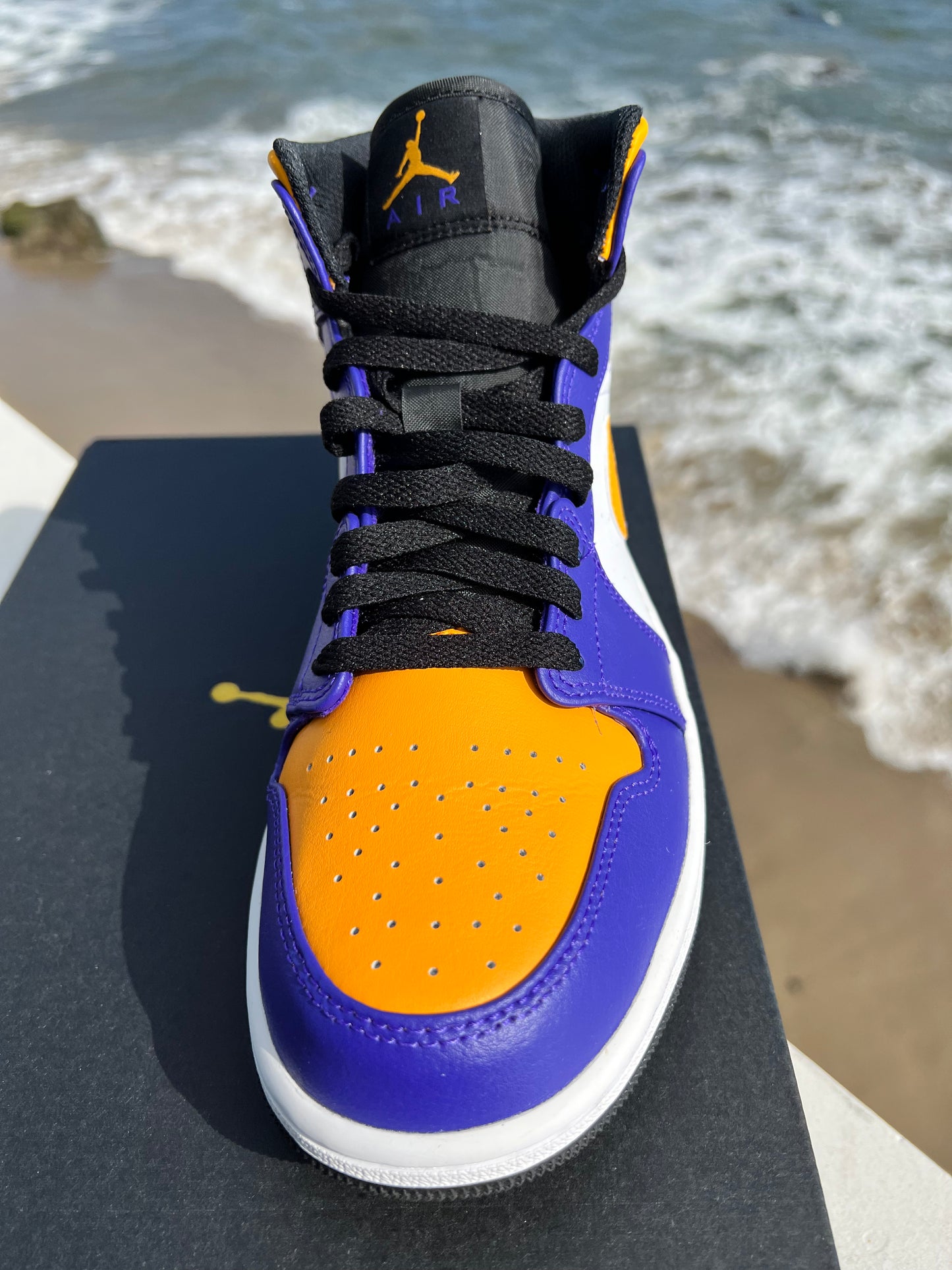 Jordan 1 Hi FlyEase Lakers - 9.5M/11W (CQ3835-517)