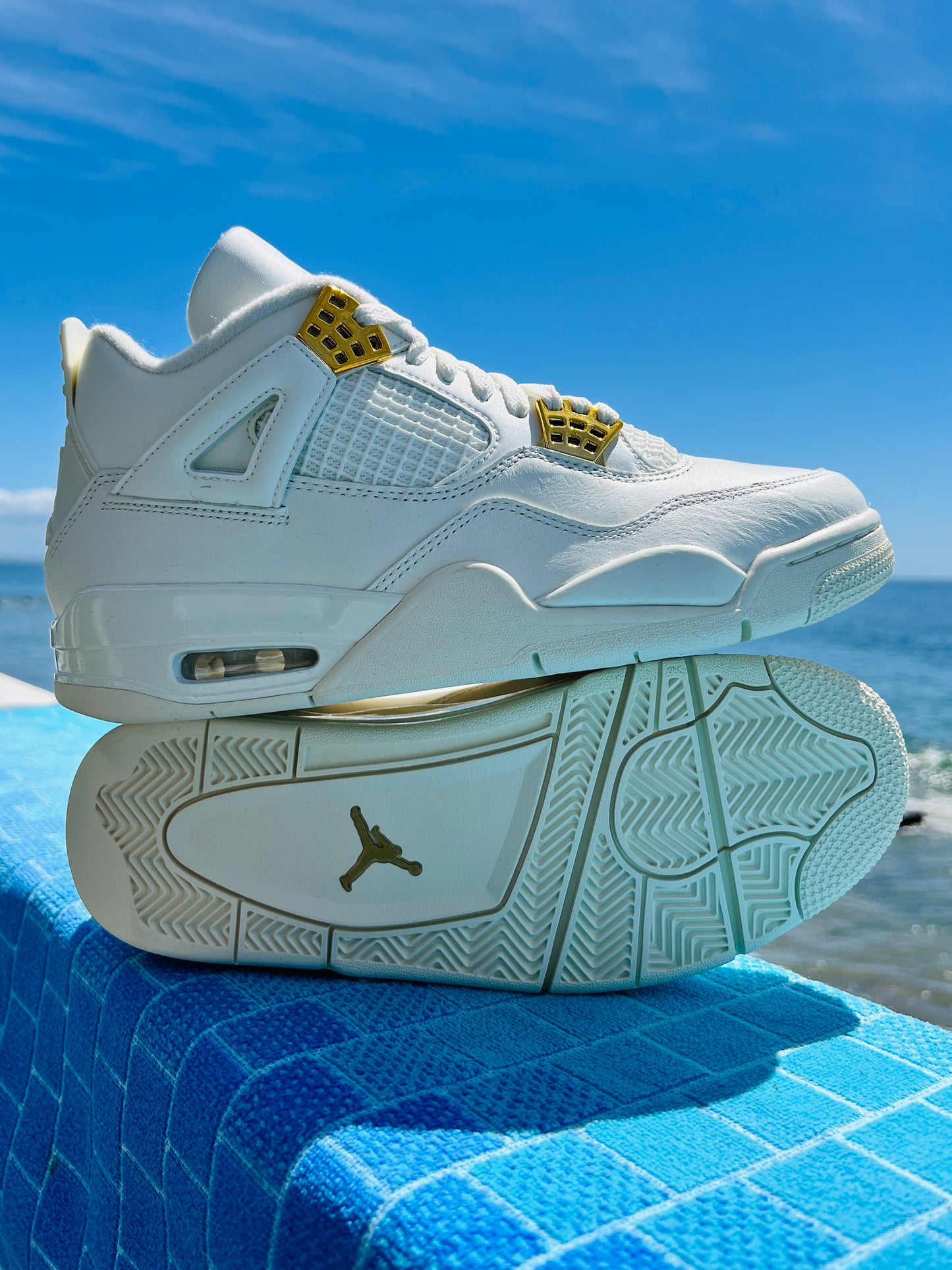 Jordan 4 Retro Metallic Gold - 8.5M/10W (AQ9129-170)