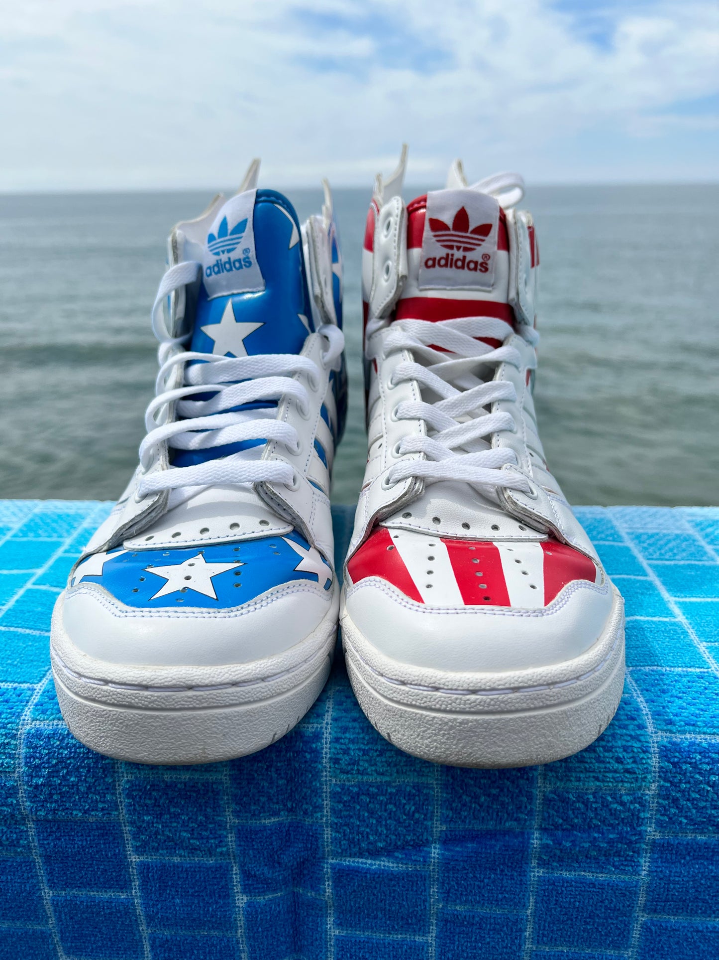 2012 Adidas Wings Stars & Strips x Jeremy Scott - 8M/9.5W (V24619)