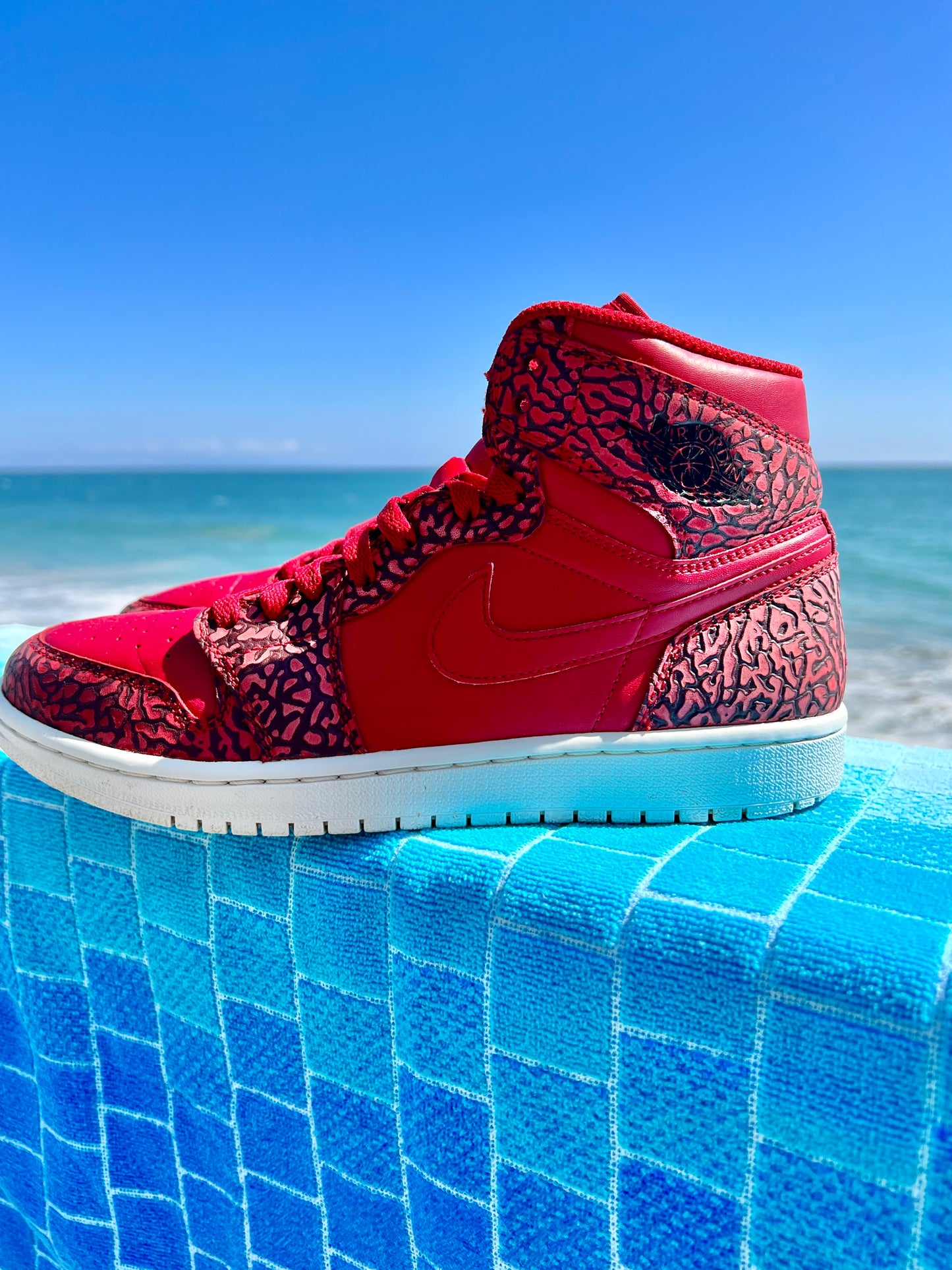 Jordan 1 Retro Hi Red Elephant - 8.5M/10W (839115-600)