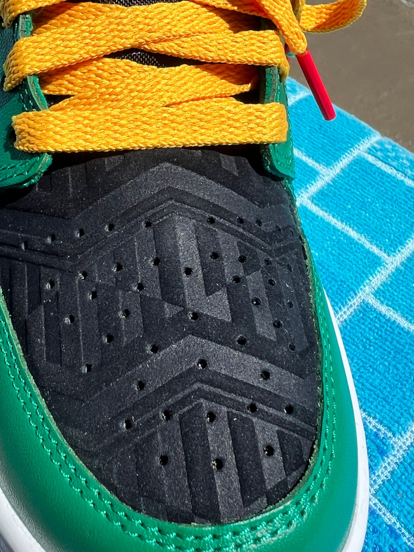 2022 Jordan 1 Low SE Holiday Special - 8.5M/10W (DQ8422-300)