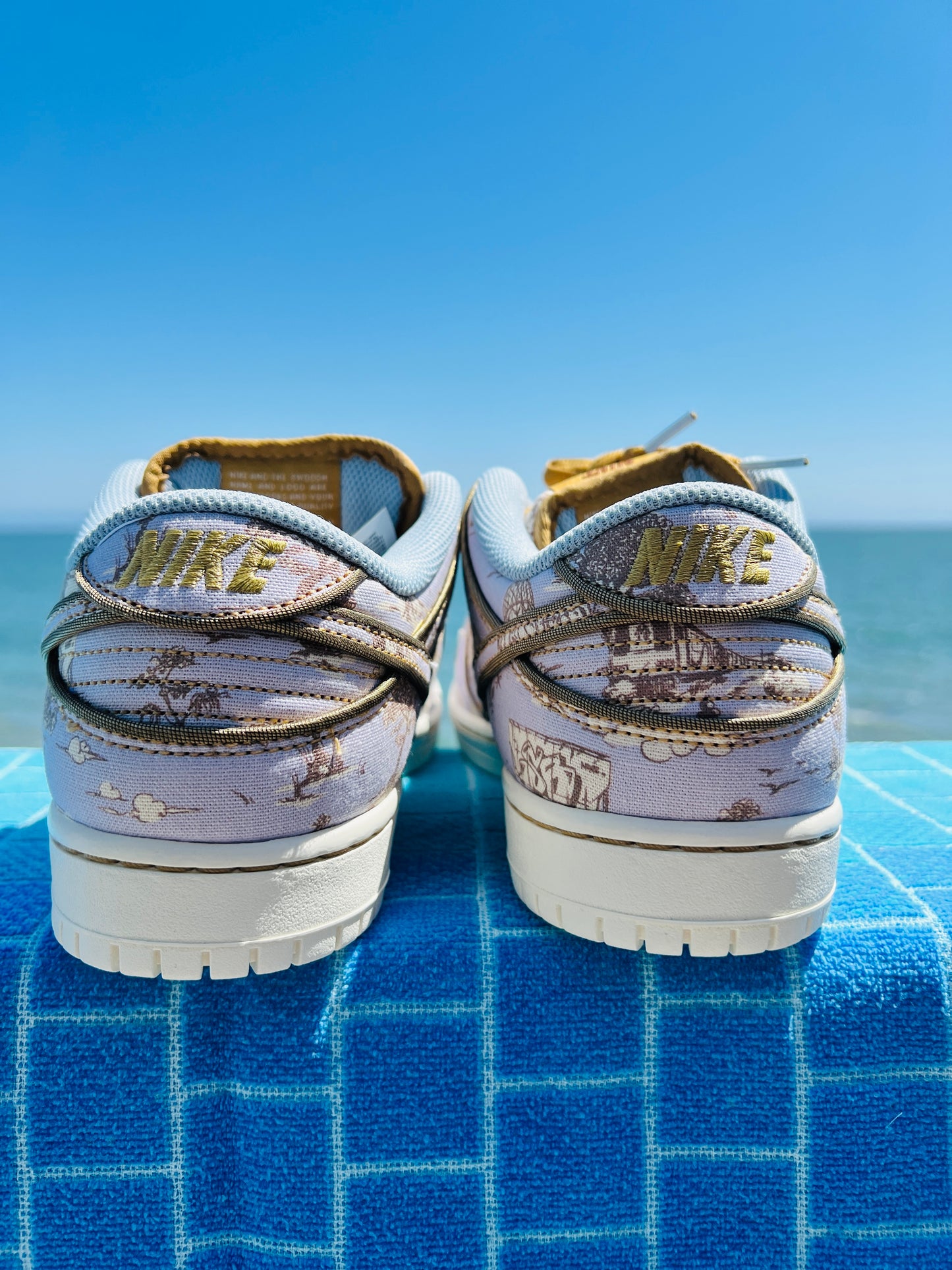 2024 SB Dunk Low Premium City of Style - 8.5M/10W (FN5880-001)
