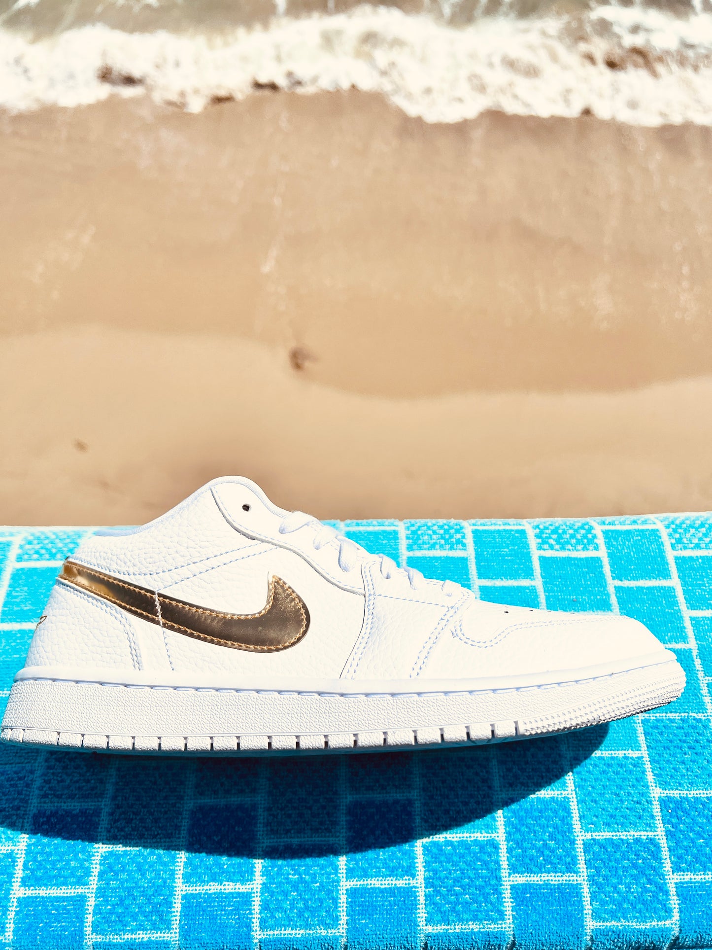 2020 Jordan 1 Low White Metallic Gold (CZ4776-100)