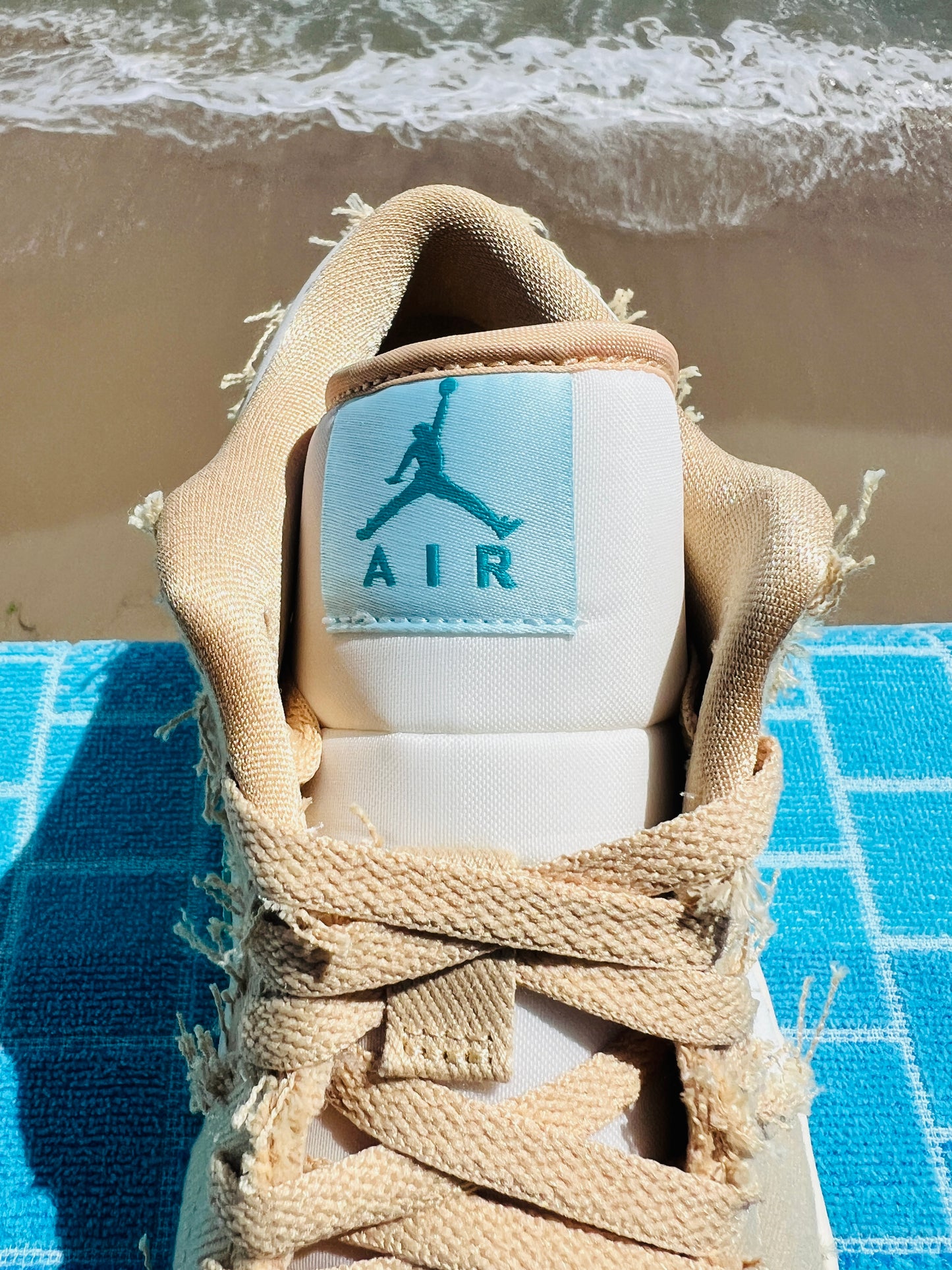 2024 Jordan 1 Low SE Wave - 9M/10.5W (HF4983-252)