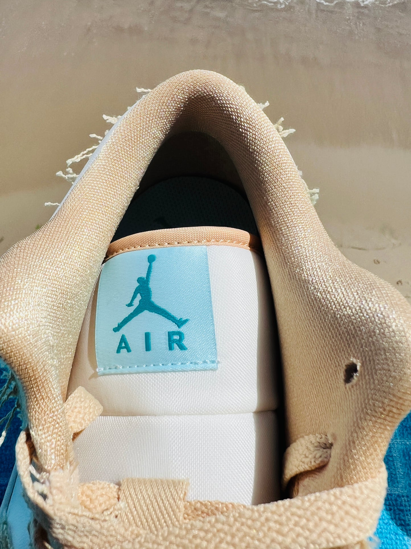 2024 Jordan 1 Low SE Wave - 9M/10.5W (HF4983-252)
