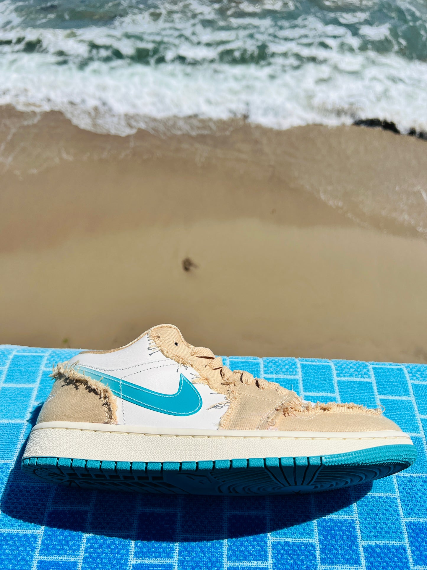 2024 Jordan 1 Low SE Wave - 9M/10.5W (HF4983-252)