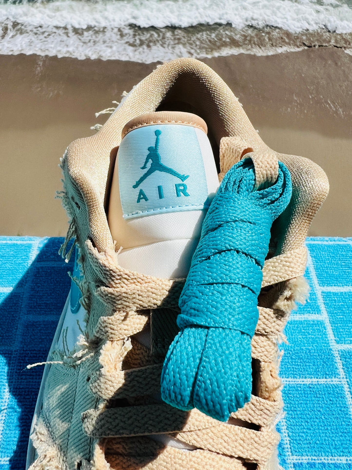 2024 Jordan 1 Low SE Wave - 9M/10.5W (HF4983-252)