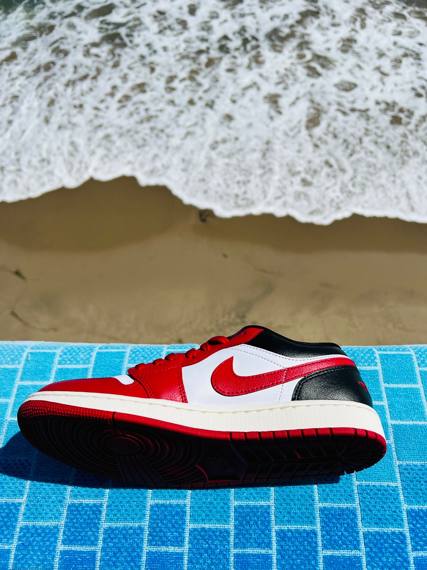 2022 Jordan 1 Retro Low OG Reverse Black Toe - 8M/9.5W (CZ0790-106)