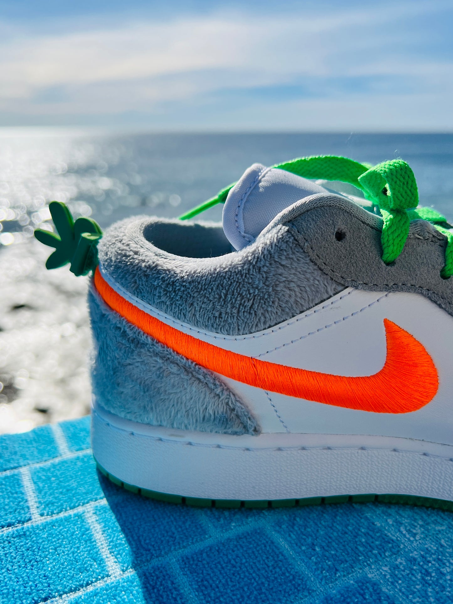 2023 Jordan 1 Low SE Rabbit (GS) - 7Y/7M/8.5W(DZ6333-063)