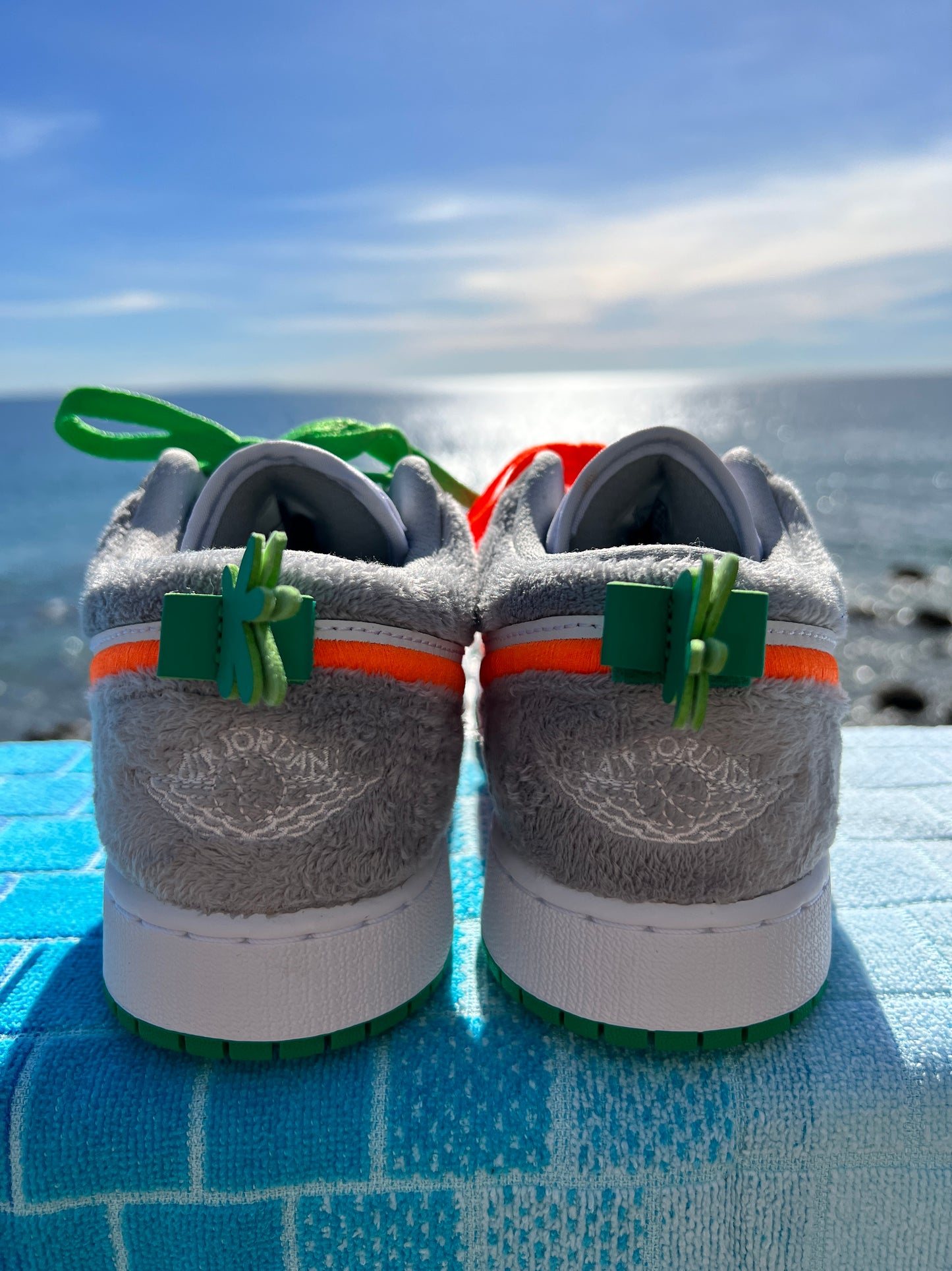2023 Jordan 1 Low SE Rabbit (GS) - 7Y/7M/8.5W(DZ6333-063)