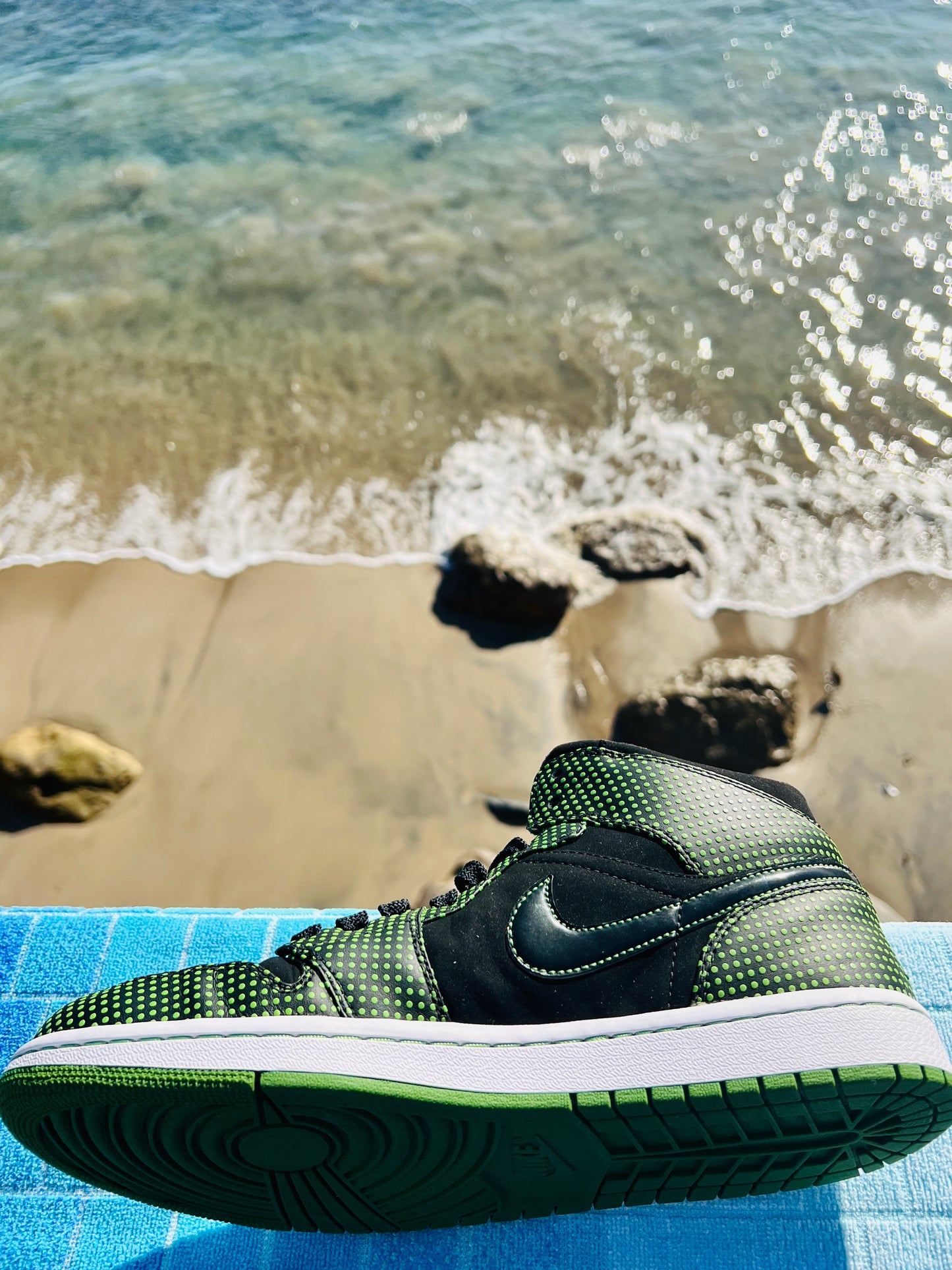 2009 Jordan 1 Retro Polka Dot Chlorophyll - 10.5M/12W (136065-031)