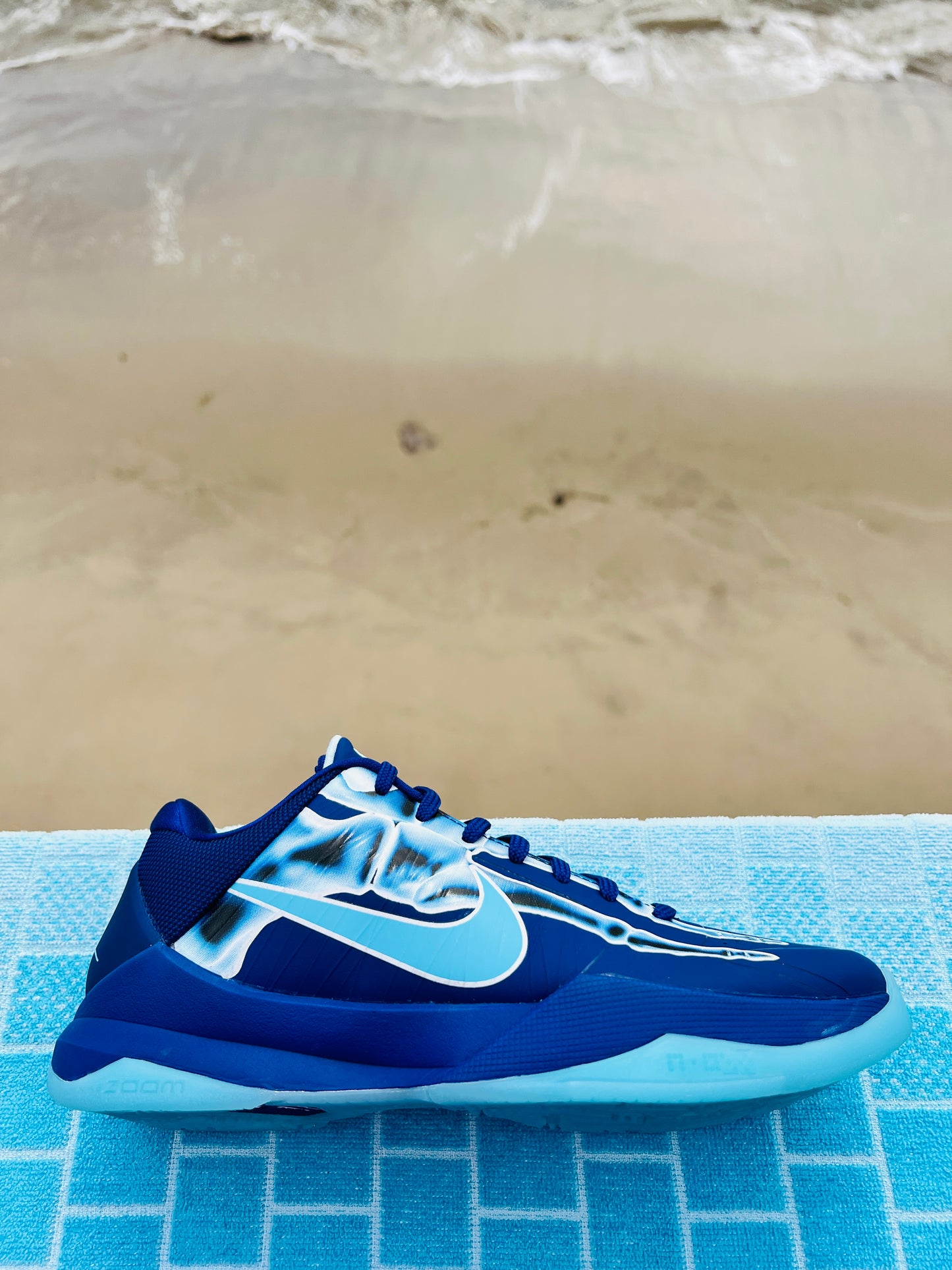 2024 Kobe 5 Protro X-Ray - 6M/7.5W  (HJ4303-400)