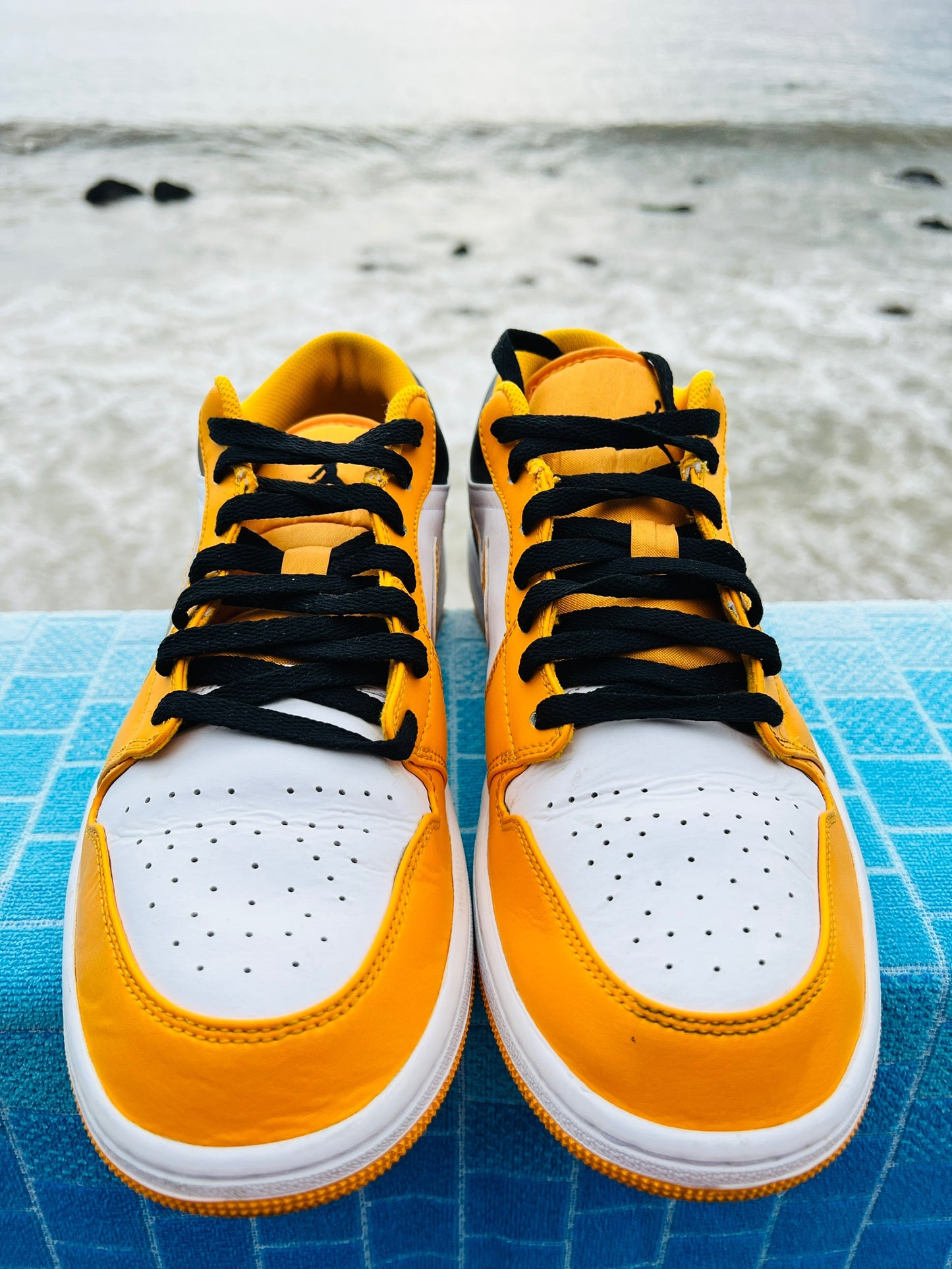2022 Jordan 1 Low Taxi - 13M/14.5W (553558-701)