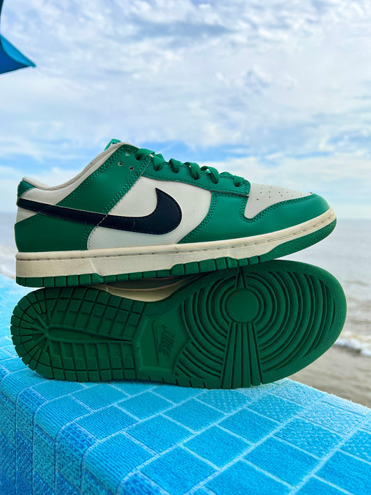 2022 Dunk Low SE Scratch Off Lottery Pack - 8.5M/10W (DR9654-100)