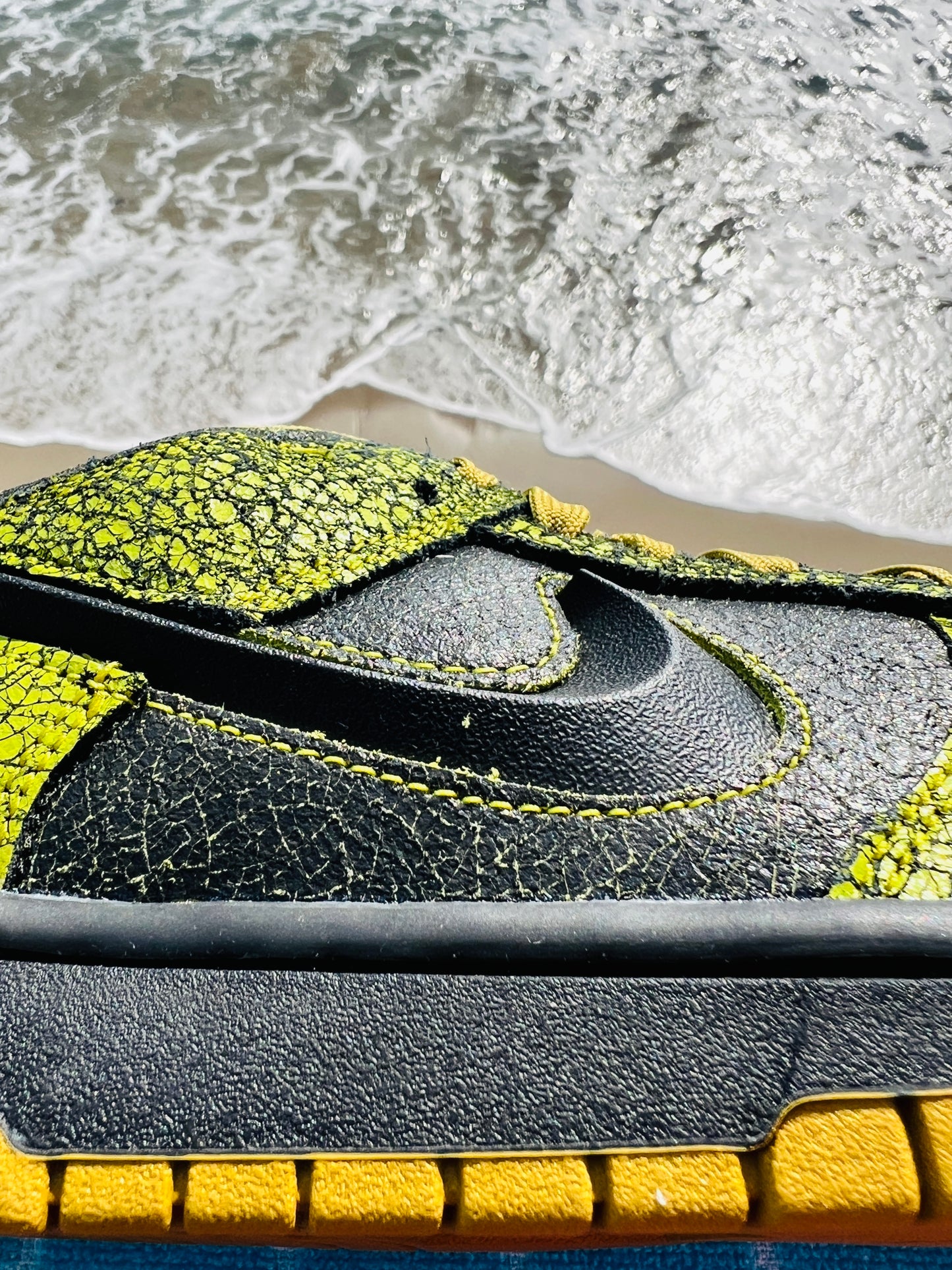 Dunk Low Retro QS Halloween Skull (HV6103-300)