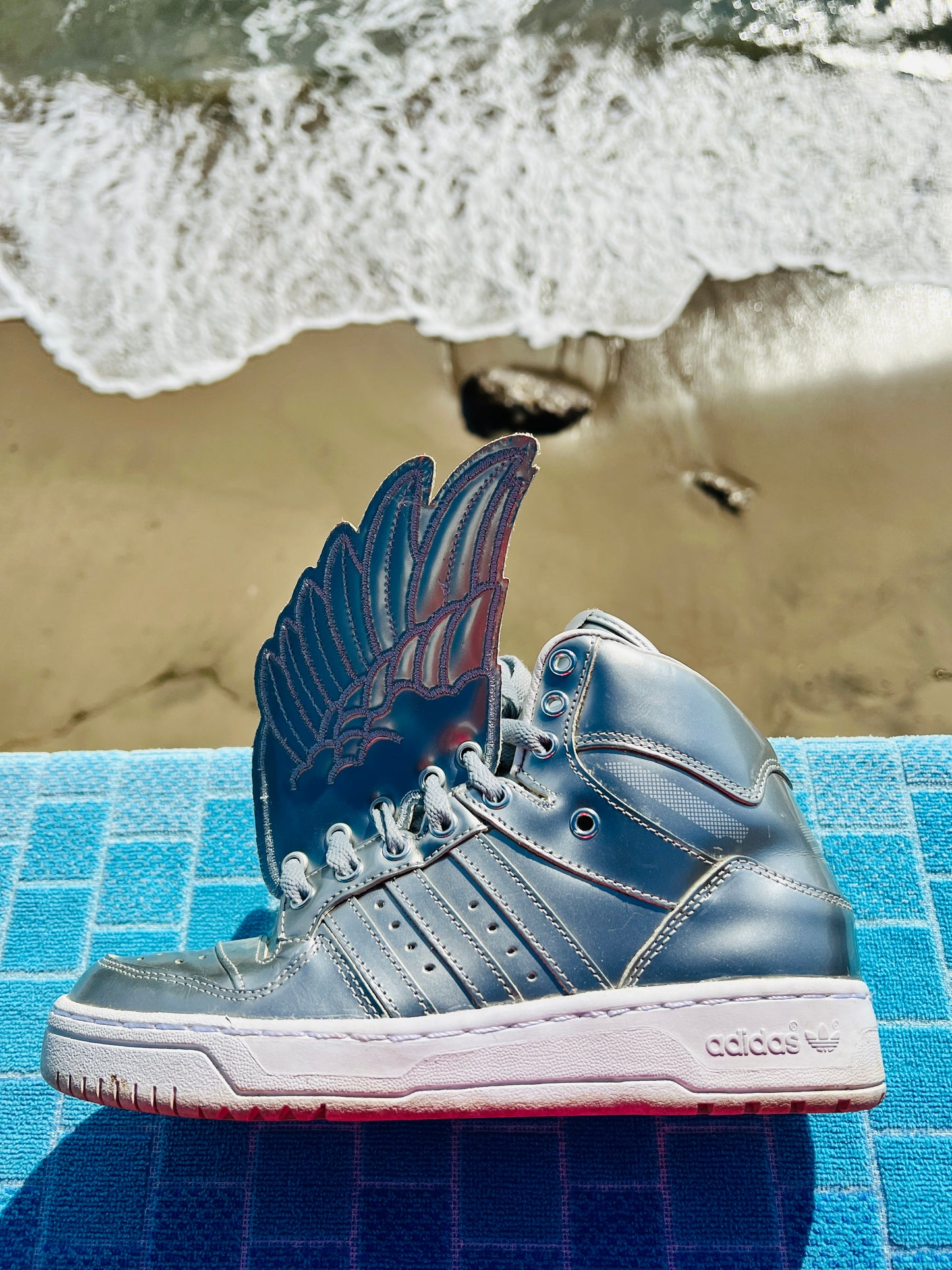 2015 Adidas x Jeremy Scott Wings Metal (S77798)