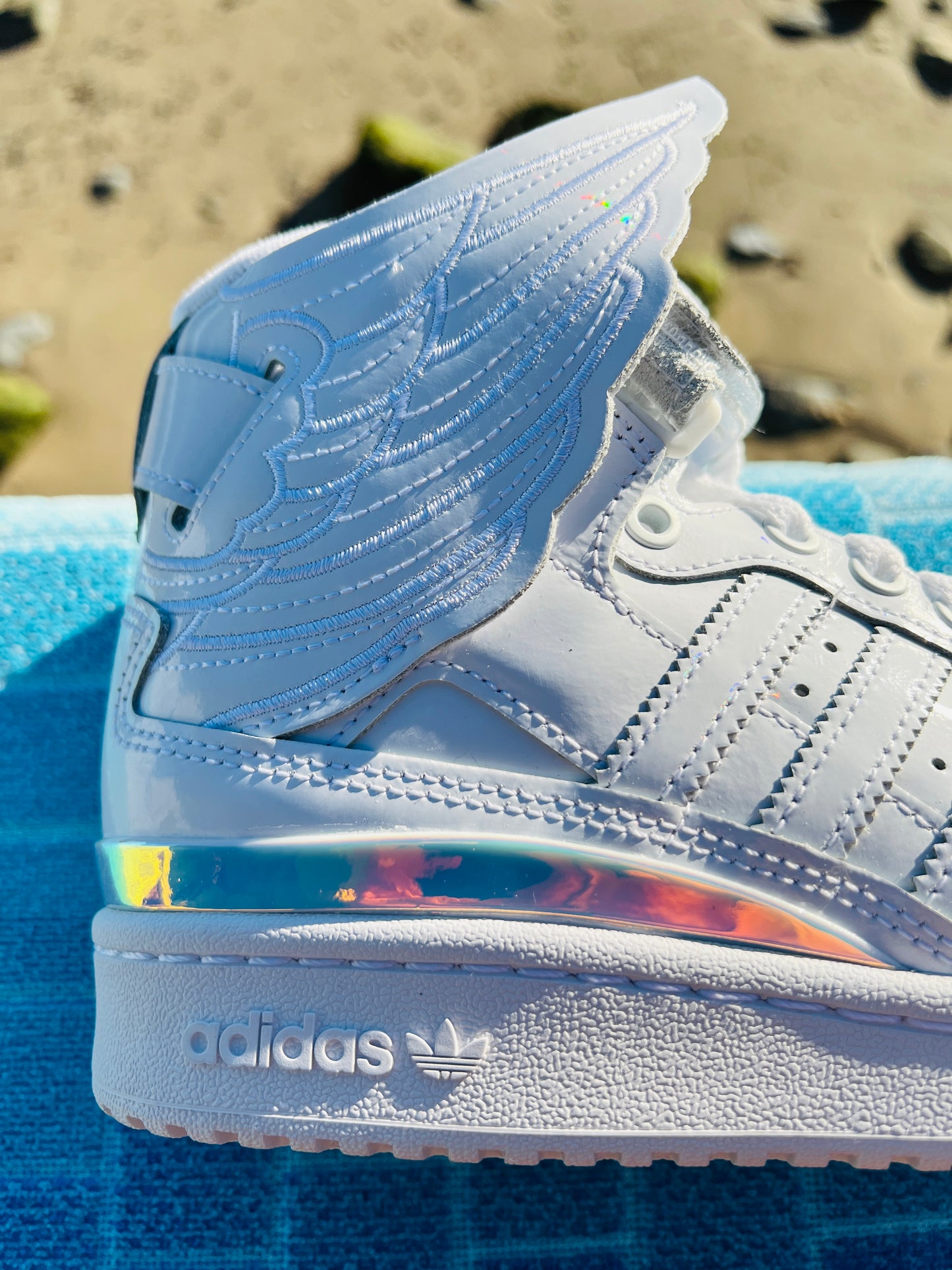 2023 Adidas Forum Hi Wings 4.0 x Jeremy Scott - 6M/7.5W (IE6861)