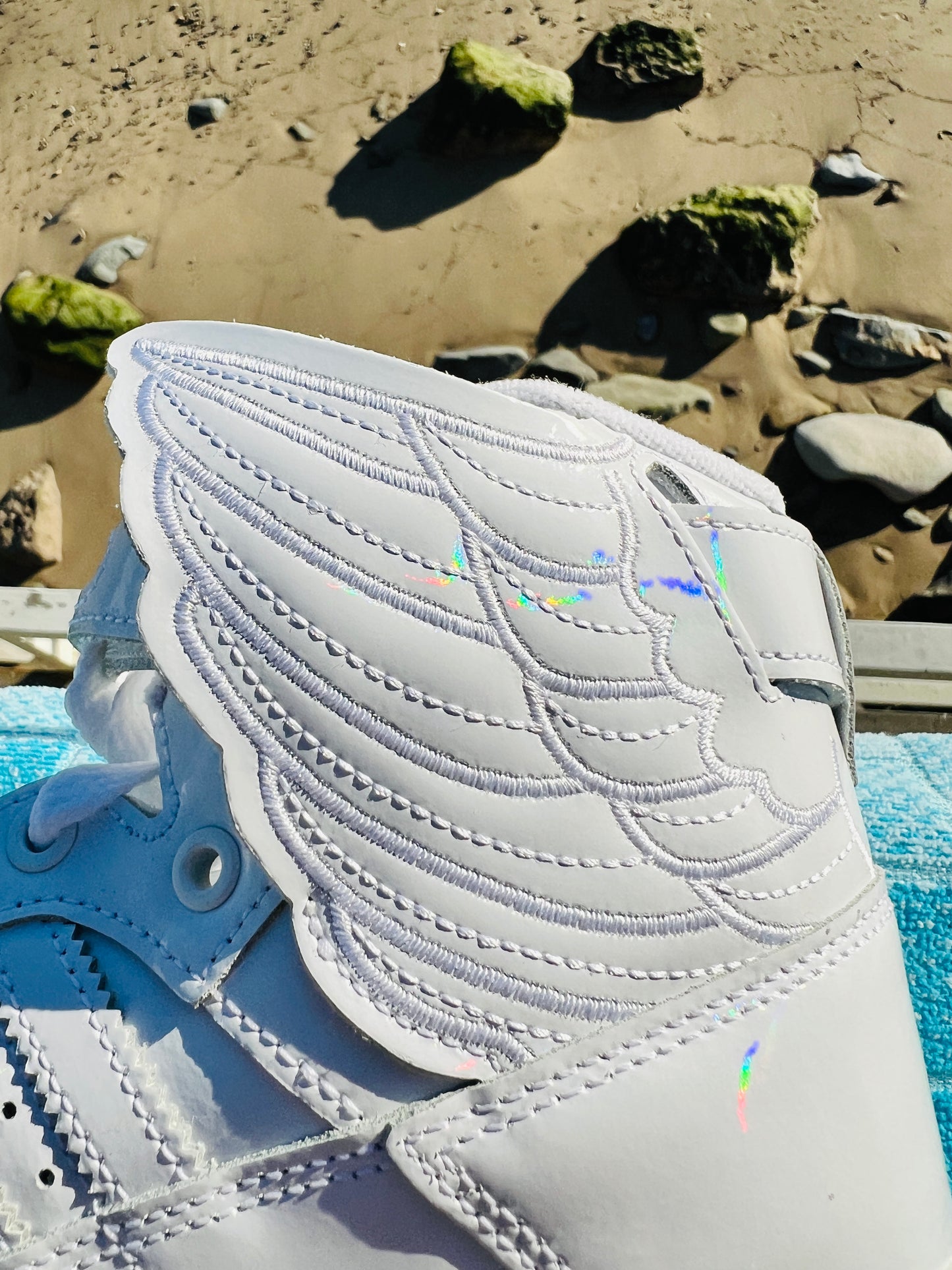 2023 Adidas Forum Hi Wings 4.0 x Jeremy Scott - 6M/7.5W (IE6861)