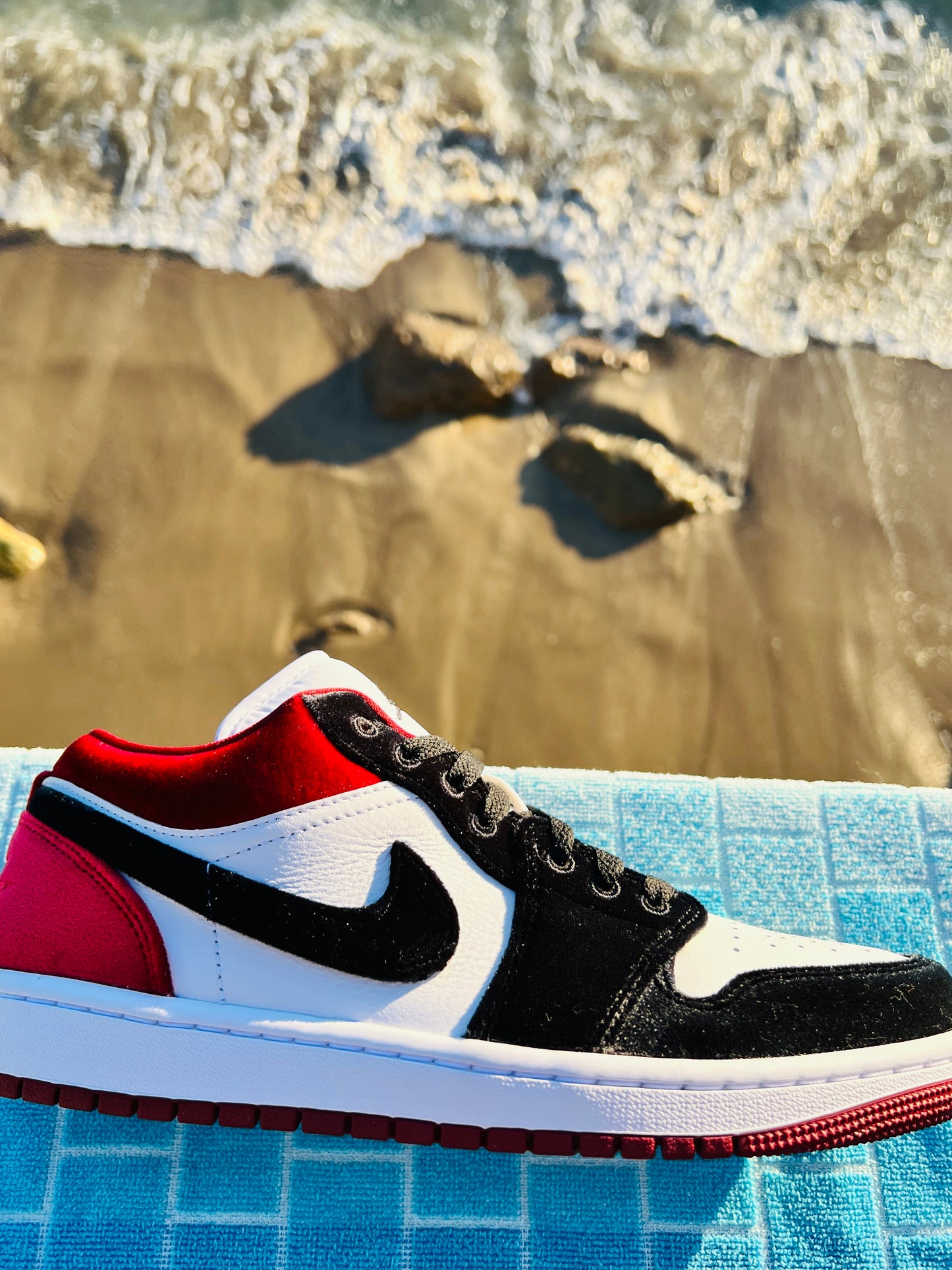 Jordan 1 Low SE Velvet Black Toe - 8.5M/10W (FZ3242-001)