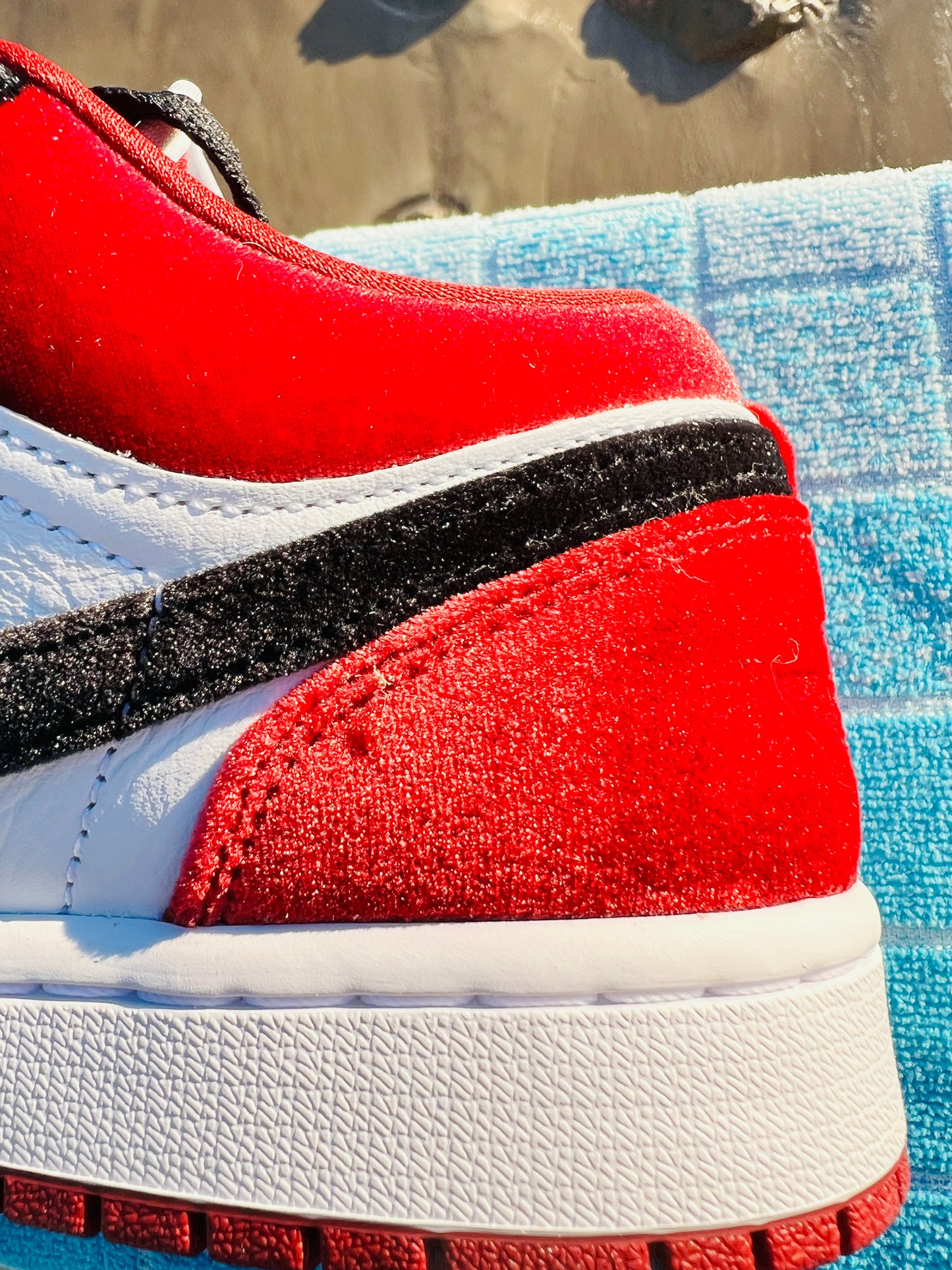 Jordan 1 Low SE Velvet Black Toe - 8.5M/10W (FZ3242-001)
