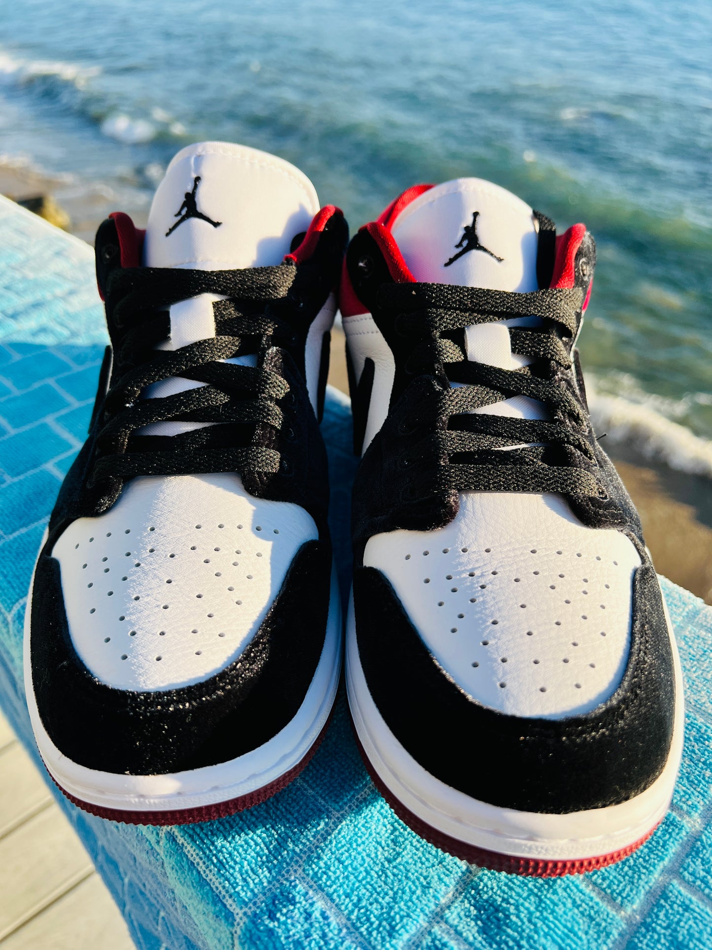 Jordan 1 Low SE Velvet Black Toe - 8.5M/10W (FZ3242-001)