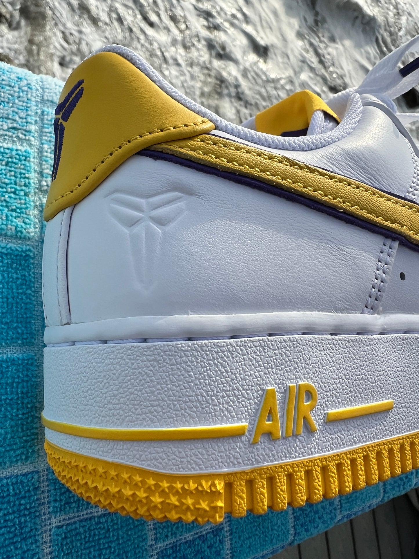 Air Force 1 Low Retro QS Kobe Bryant Lakers Home (FZ1151-100)