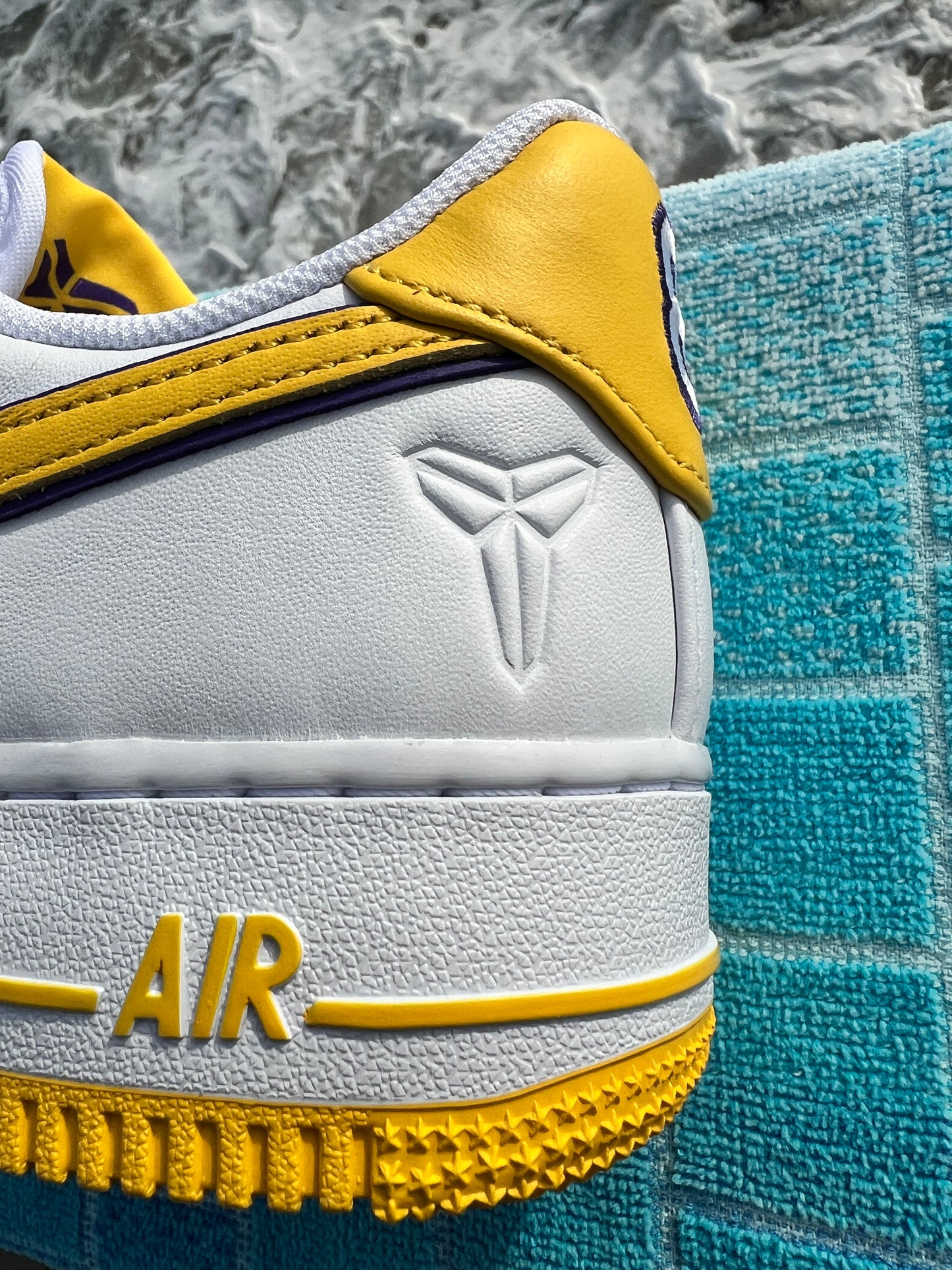 Air Force 1 Low Retro QS Kobe Bryant Lakers Home (FZ1151-100)