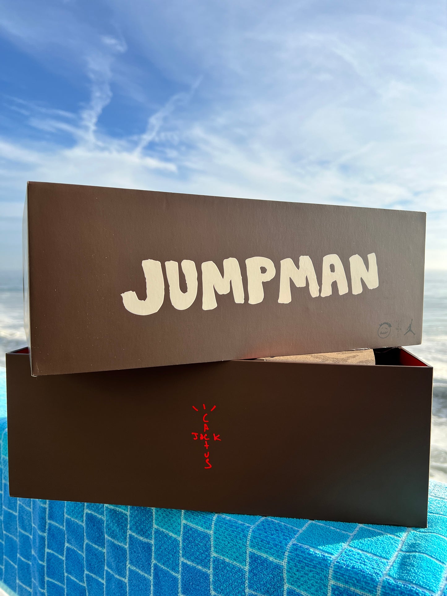 Jumpman Jack Travis Scott University Red - 9M/10.5W (FZ8117-101)