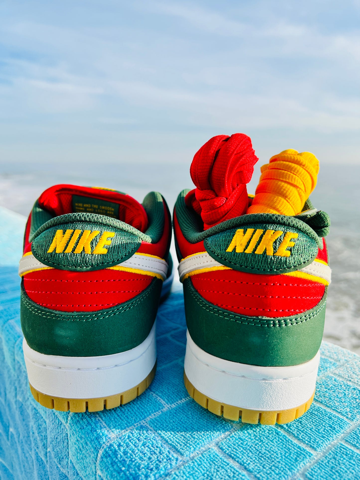 Nike SB Dunk Low Pro PRM Seattle Supersonics - 9M/10.5W (FZ1287-300)