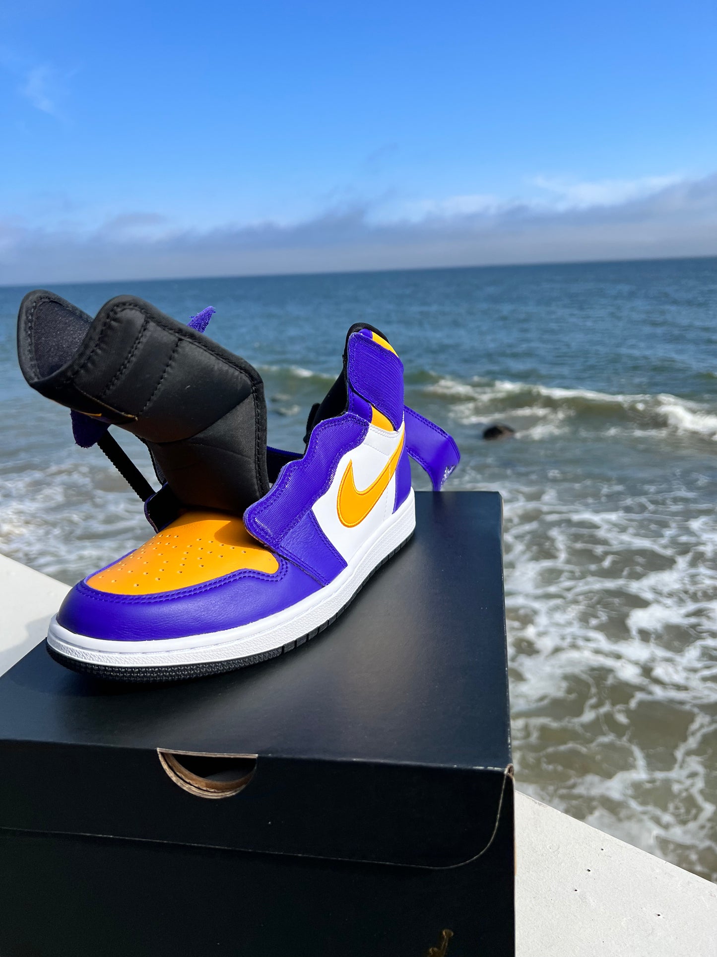 Jordan 1 Hi FlyEase Lakers - 9.5M/11W (CQ3835-517)