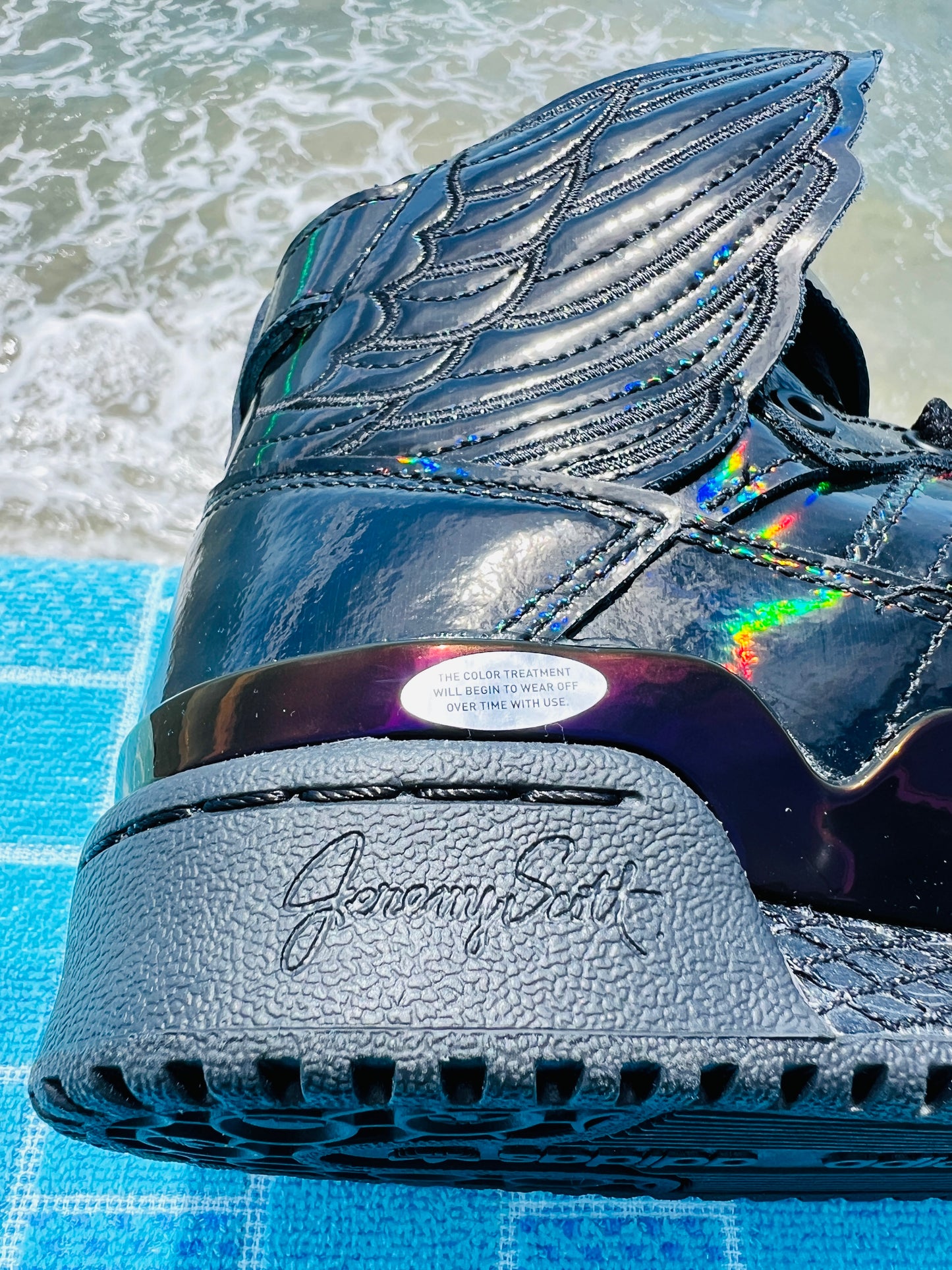2023 Adidas Jeremy Scott x Forum Wings 4.0 - 4.5M/6W (IE6862)
