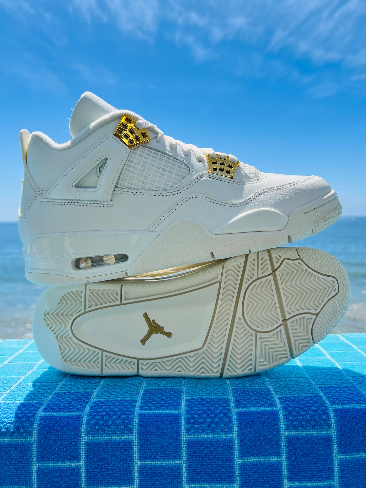 Jordan 4 Retro Metallic Gold - 8.5M/10W (AQ9129-170)