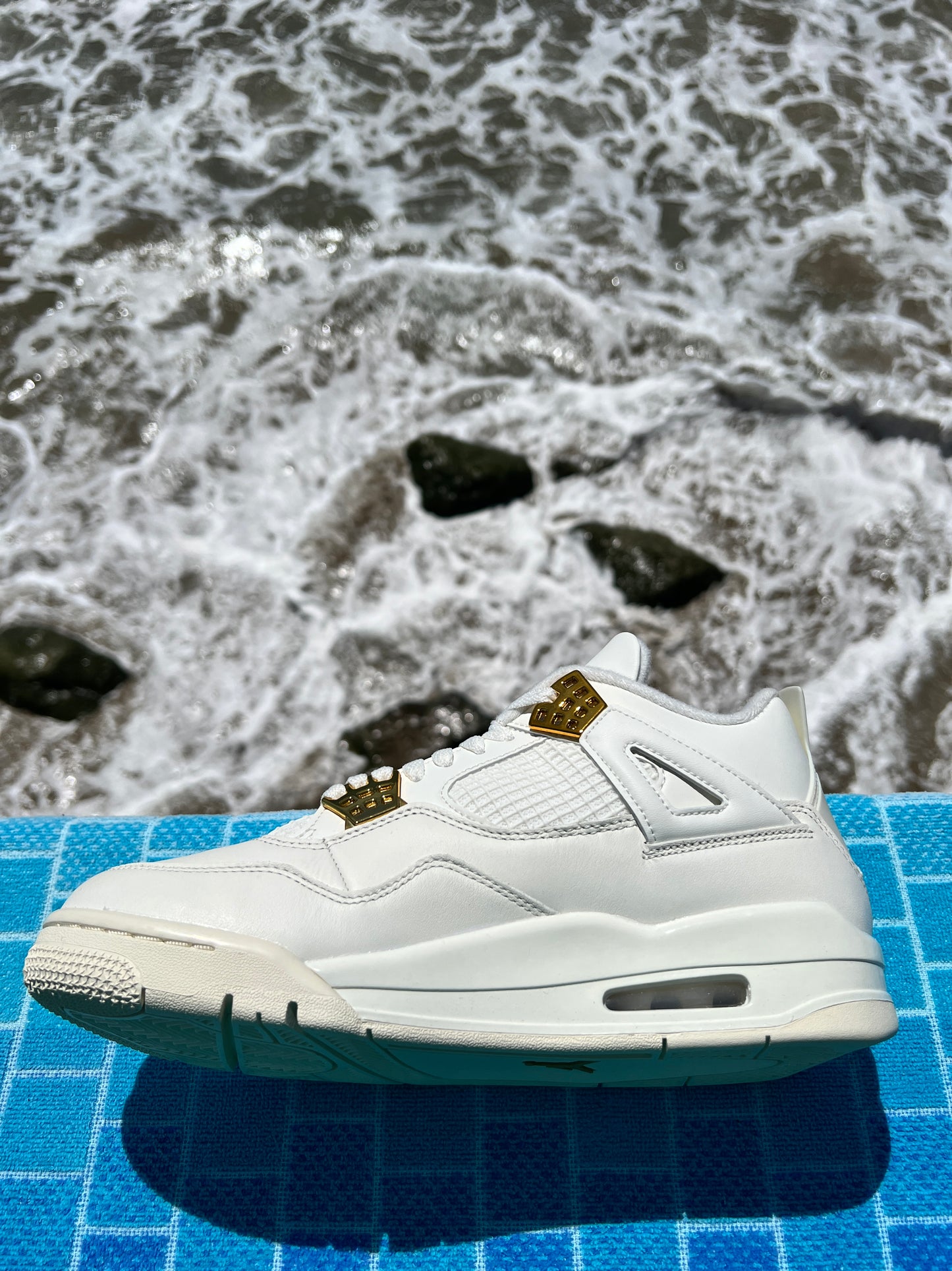 Jordan 4 Retro Metallic Gold - 8.5M/10W (AQ9129-170)