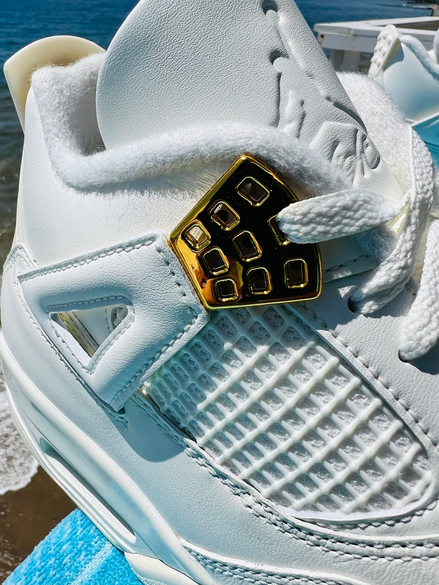 Jordan 4 Retro Metallic Gold - 8.5M/10W (AQ9129-170)