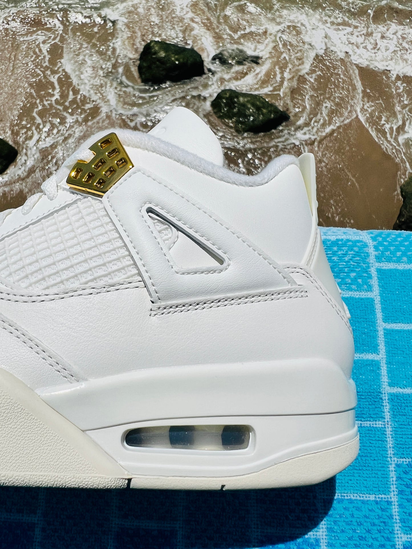 Jordan 4 Retro Metallic Gold - 8.5M/10W (AQ9129-170)