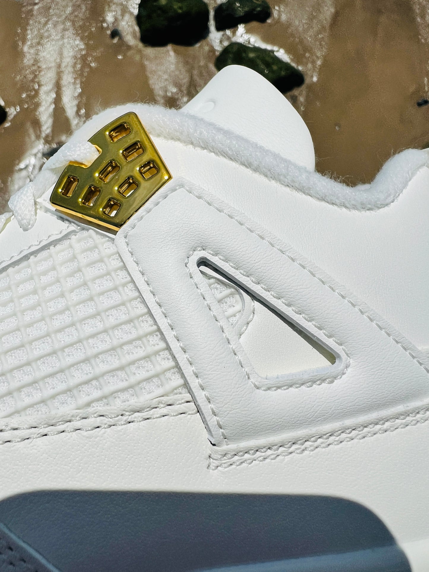 Jordan 4 Retro Metallic Gold - 8.5M/10W (AQ9129-170)
